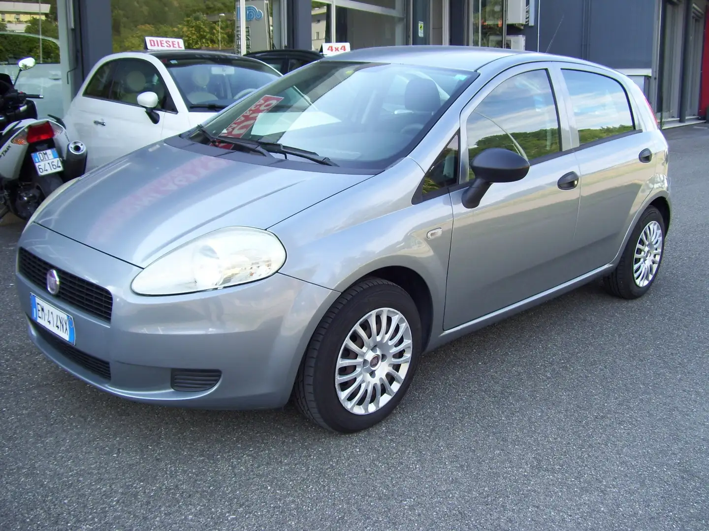 Fiat Grande Punto III 2005 5p 1.2 Dynamic 5p Gris - 1