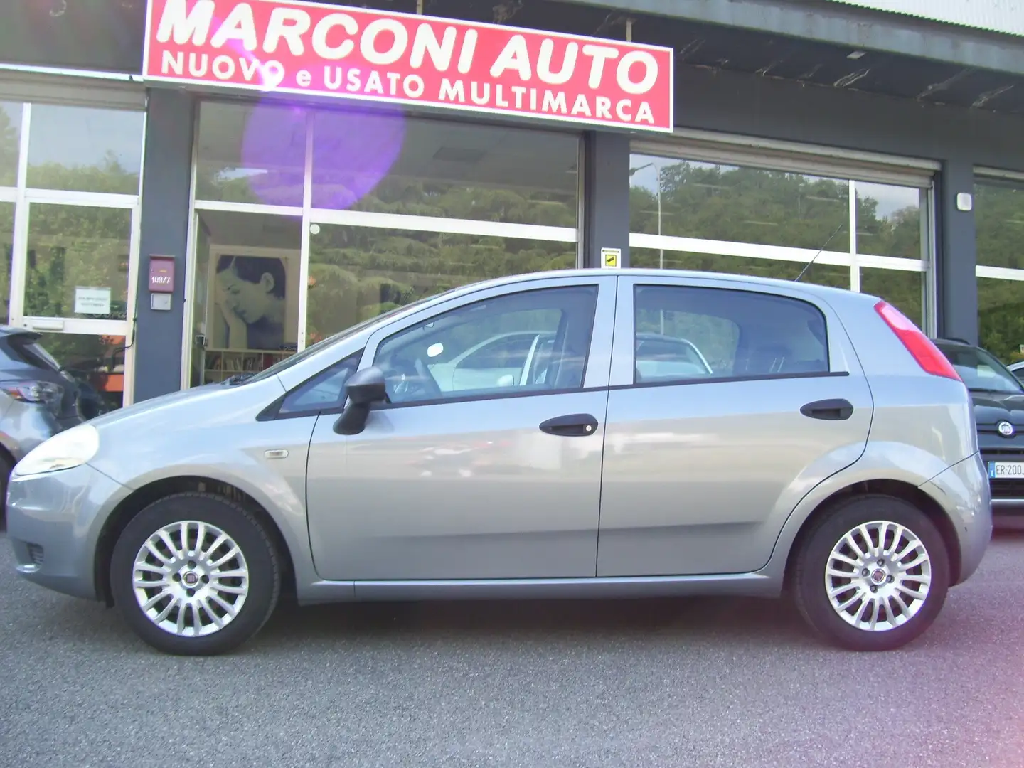 Fiat Grande Punto III 2005 5p 1.2 Dynamic 5p Gris - 2