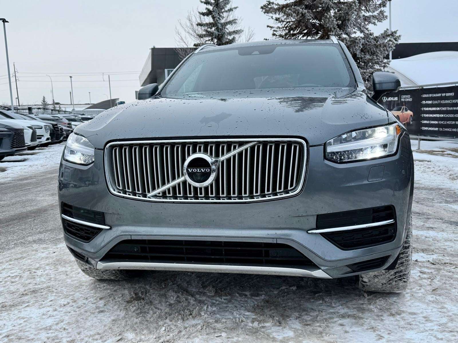 2017 Volvo XC90 T8 PHEV Inscription alt 4