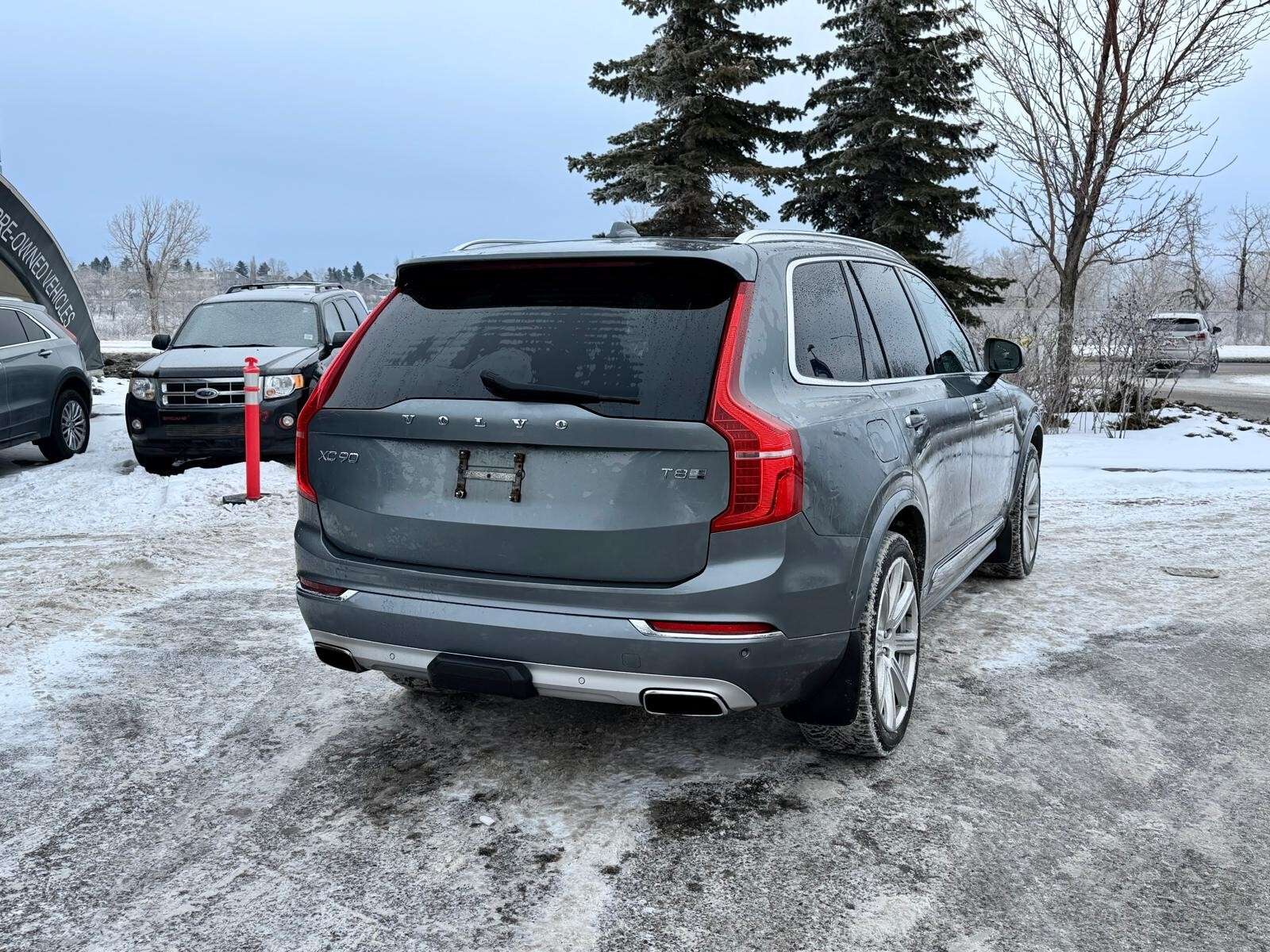 2017 Volvo XC90 T8 PHEV Inscription alt 3