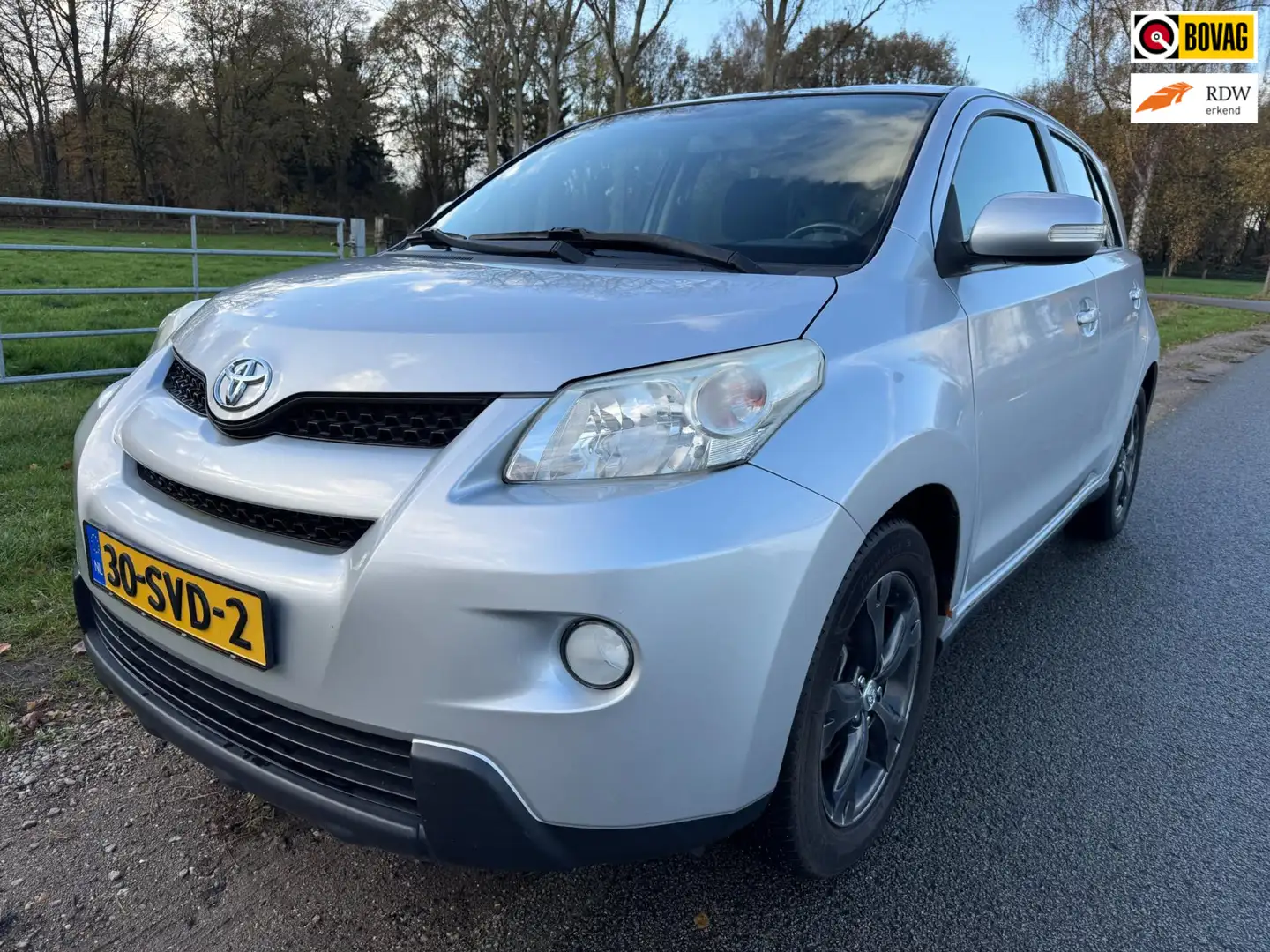 Toyota Urban Cruiser 1.3 VVT-i Aspiration dealer onderhouden Gris - 1