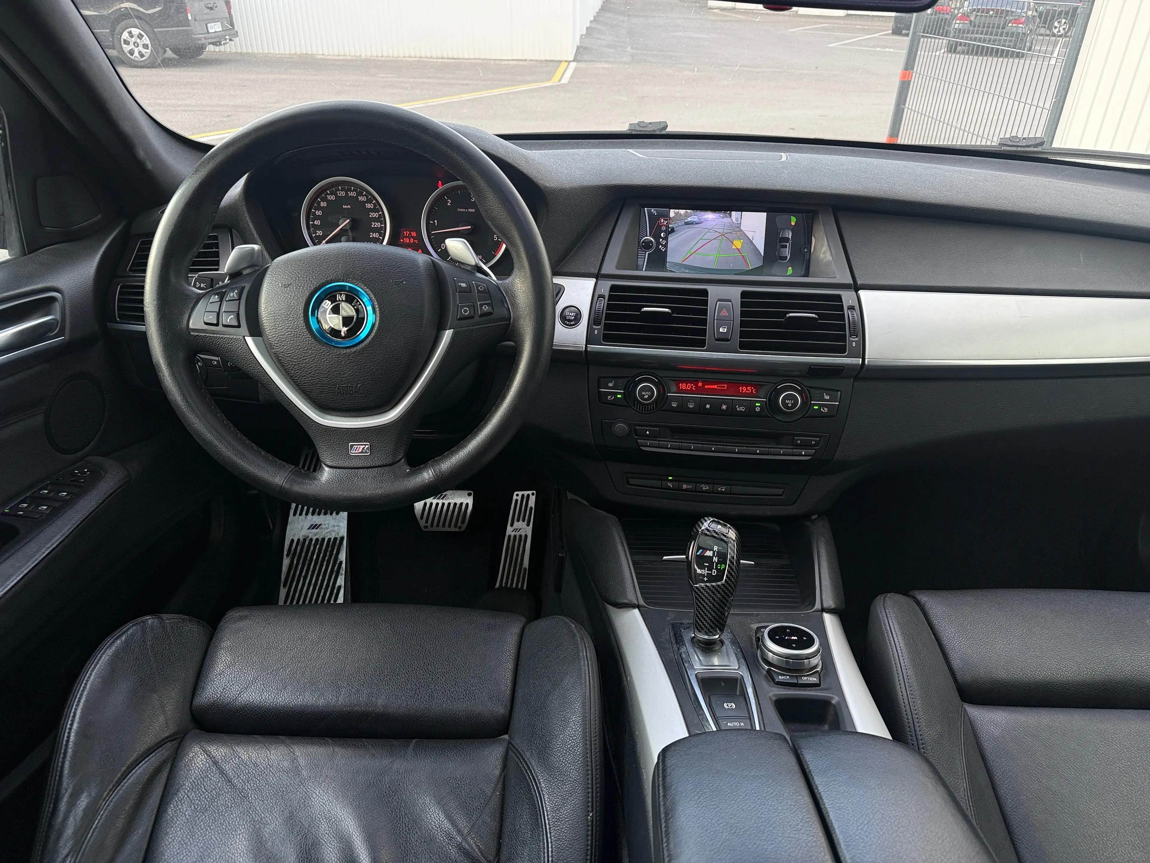 BMW X6 xDrive 40 d — photo 10