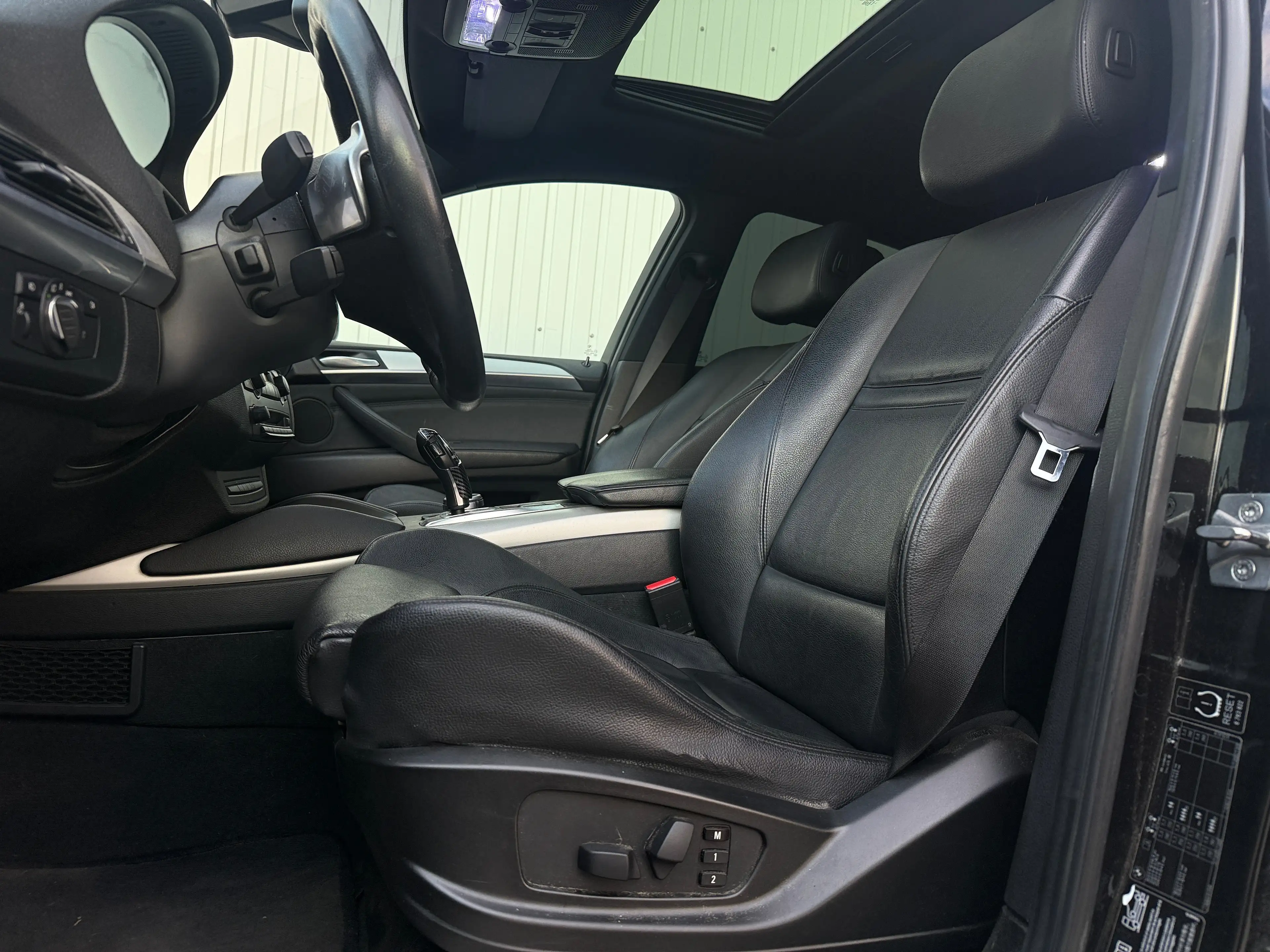 BMW X6 xDrive 40 d — photo 11