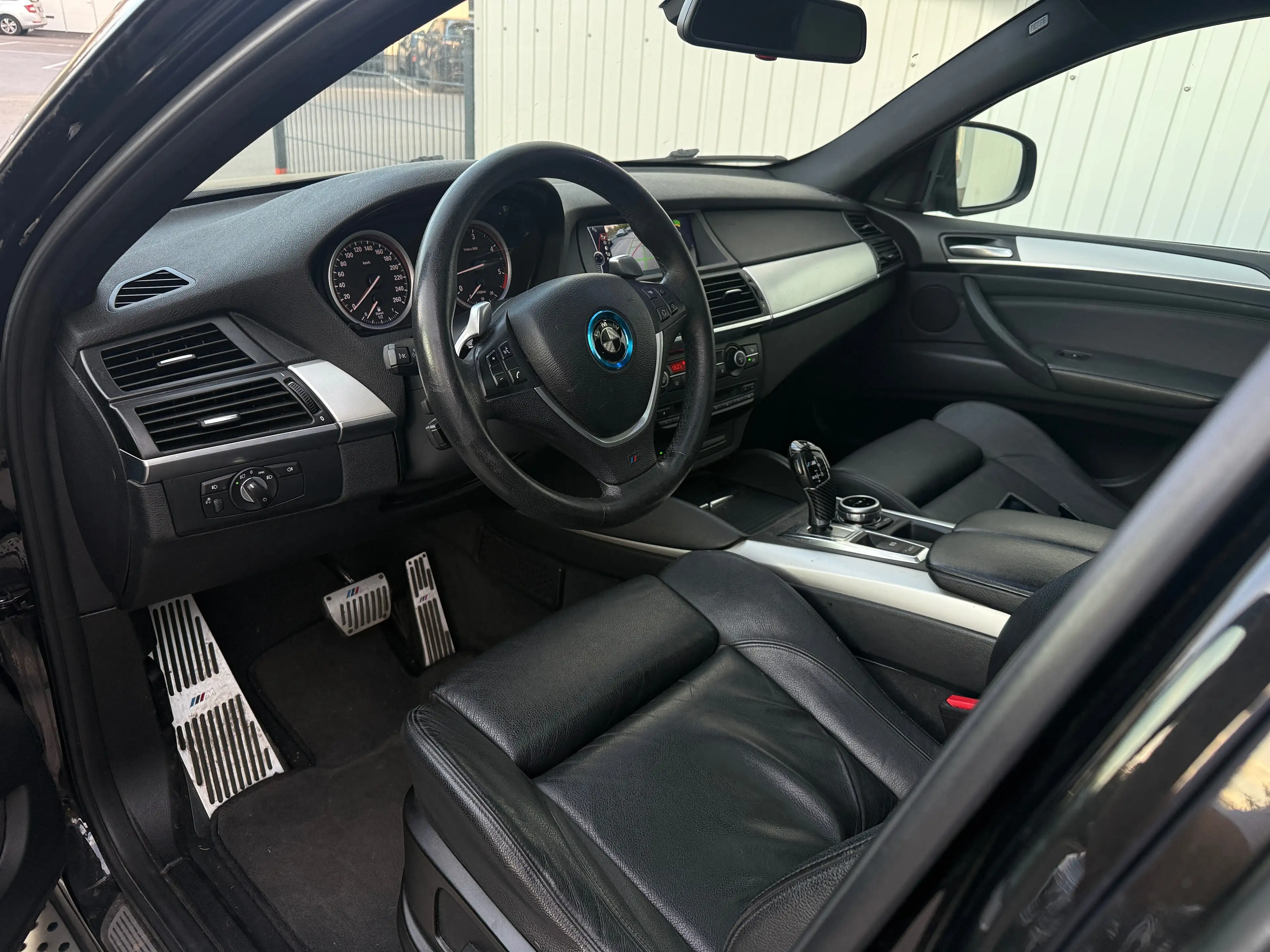 BMW X6 xDrive 40 d — photo 8