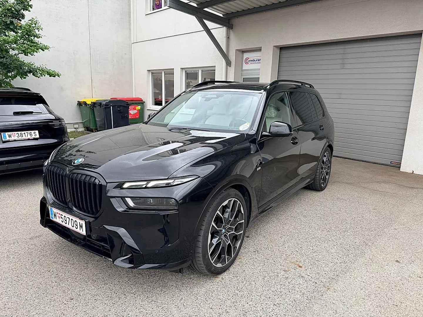 BMW X7 xDrive 40d (Mild Hybrid) Schwarz - 1