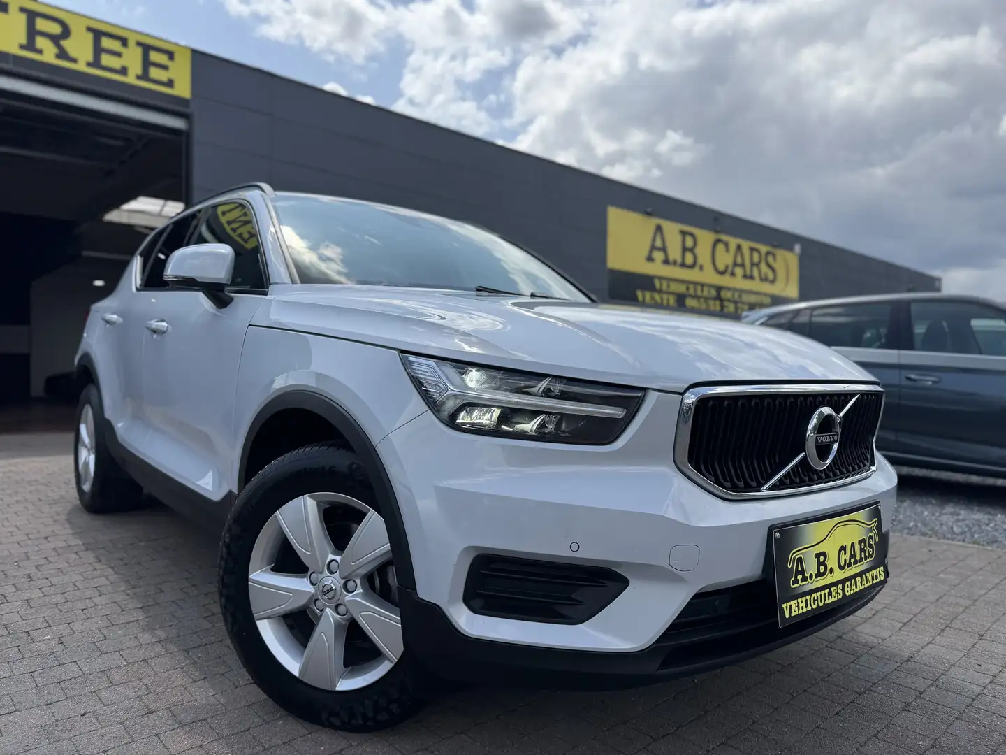 Volvo XC40 2.0 D3 *AUTOMATIQUE*GARANTIE 12MOIS*TVA DEDUCTIBLE Bílá - 1