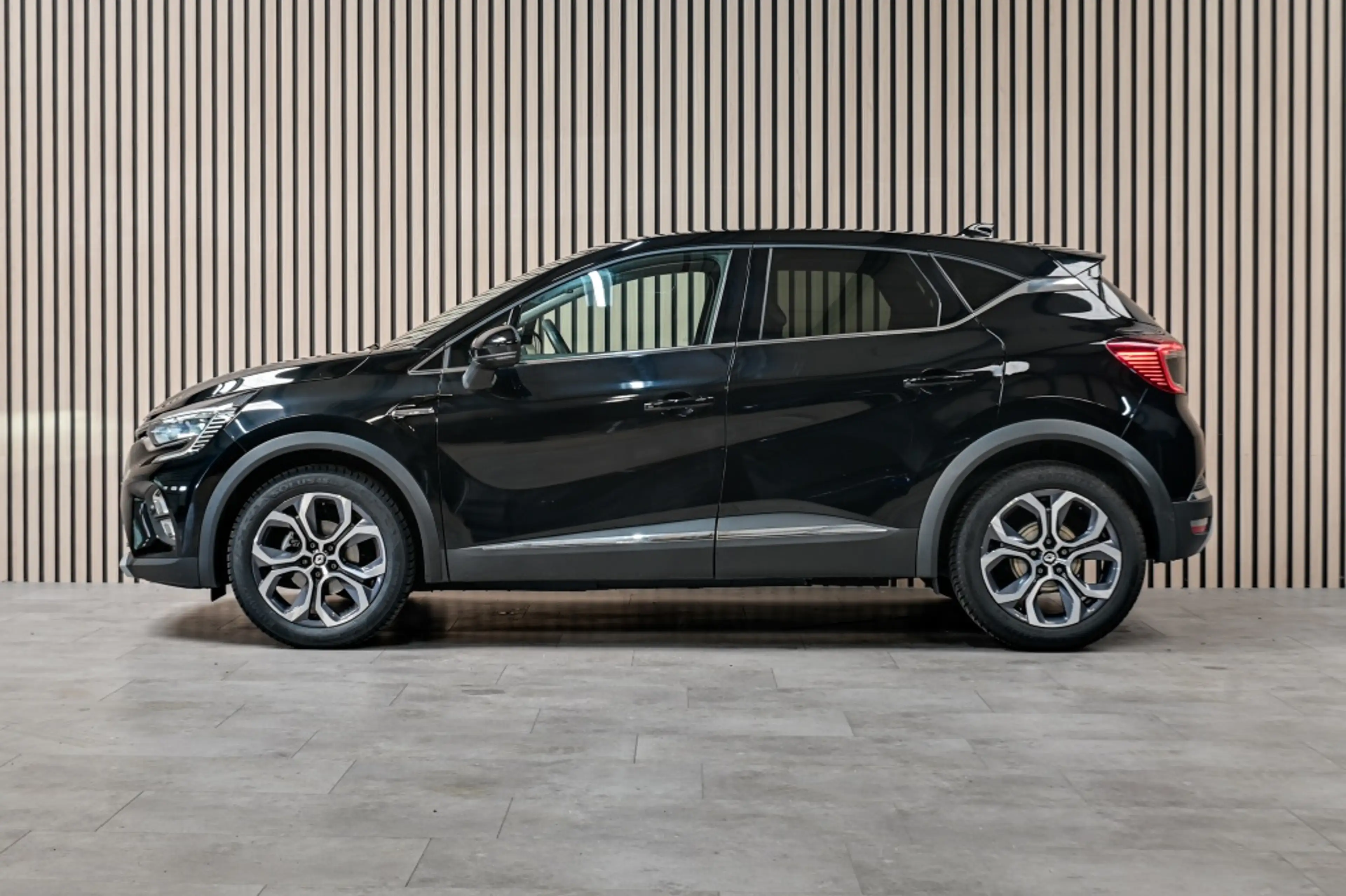 Renault Captur 1.3 TCe Ini. Paris — photo 2