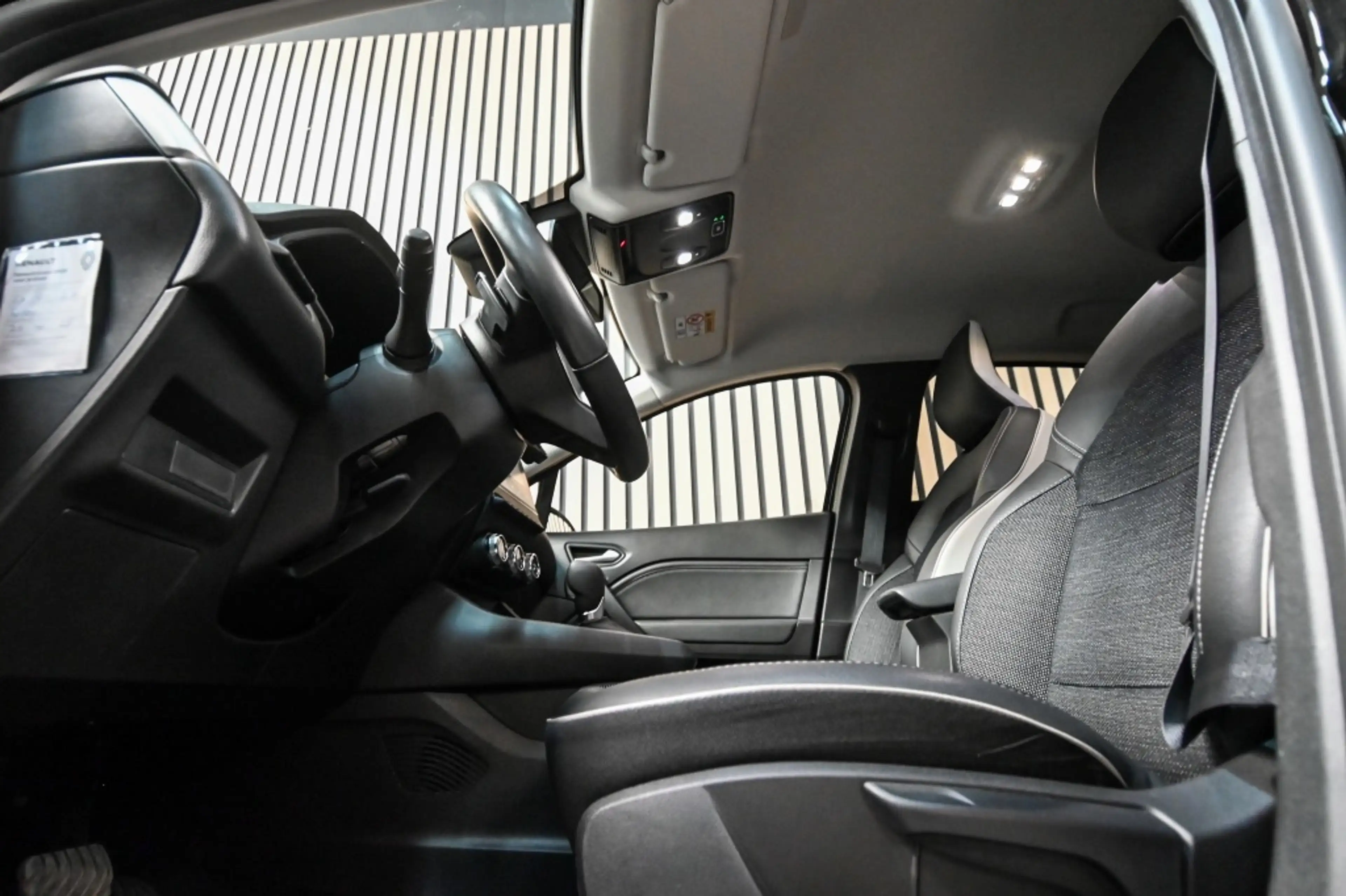 Renault Captur 1.3 TCe Ini. Paris — photo 6