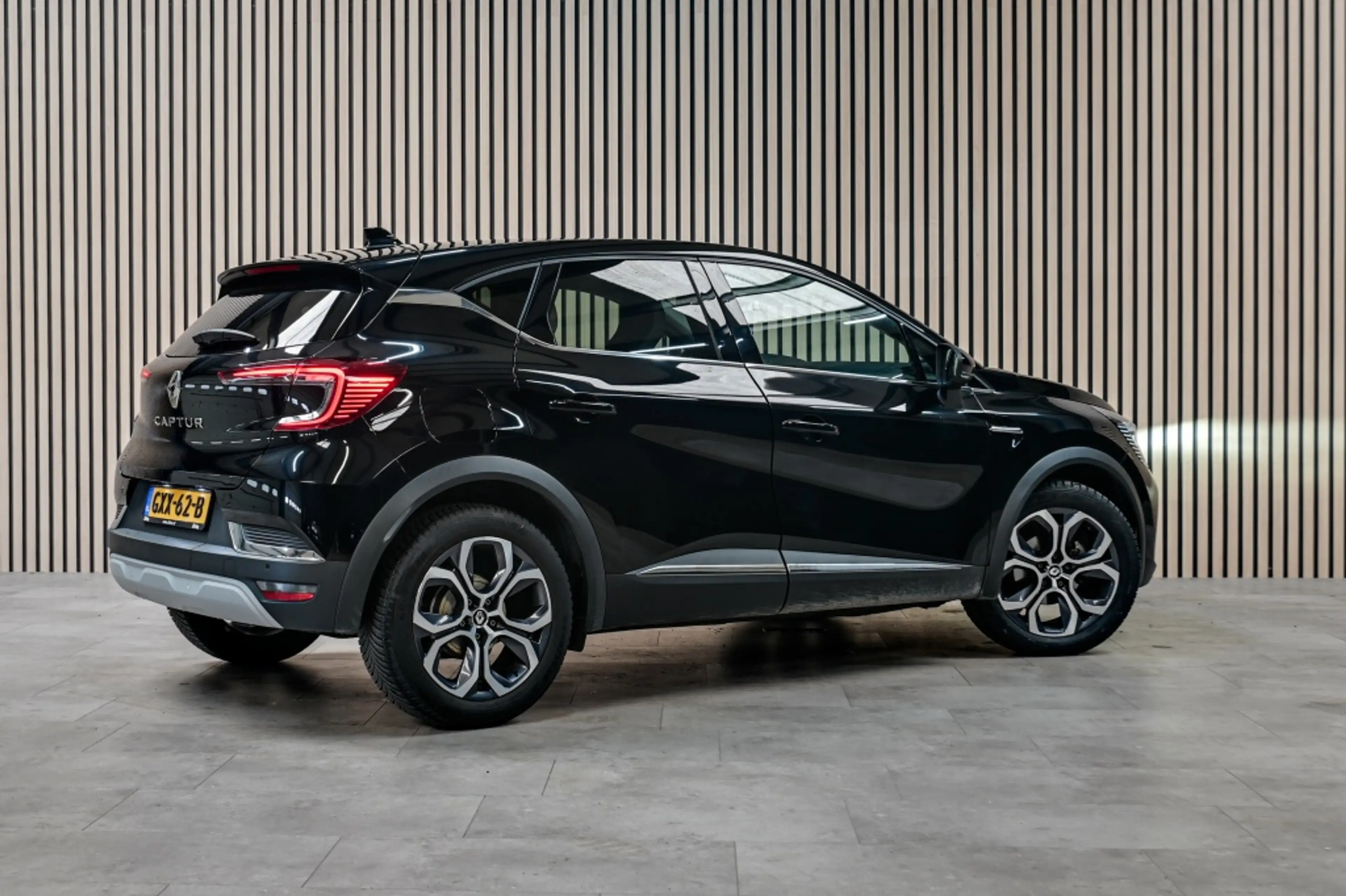 Renault Captur 1.3 TCe Ini. Paris — photo 16