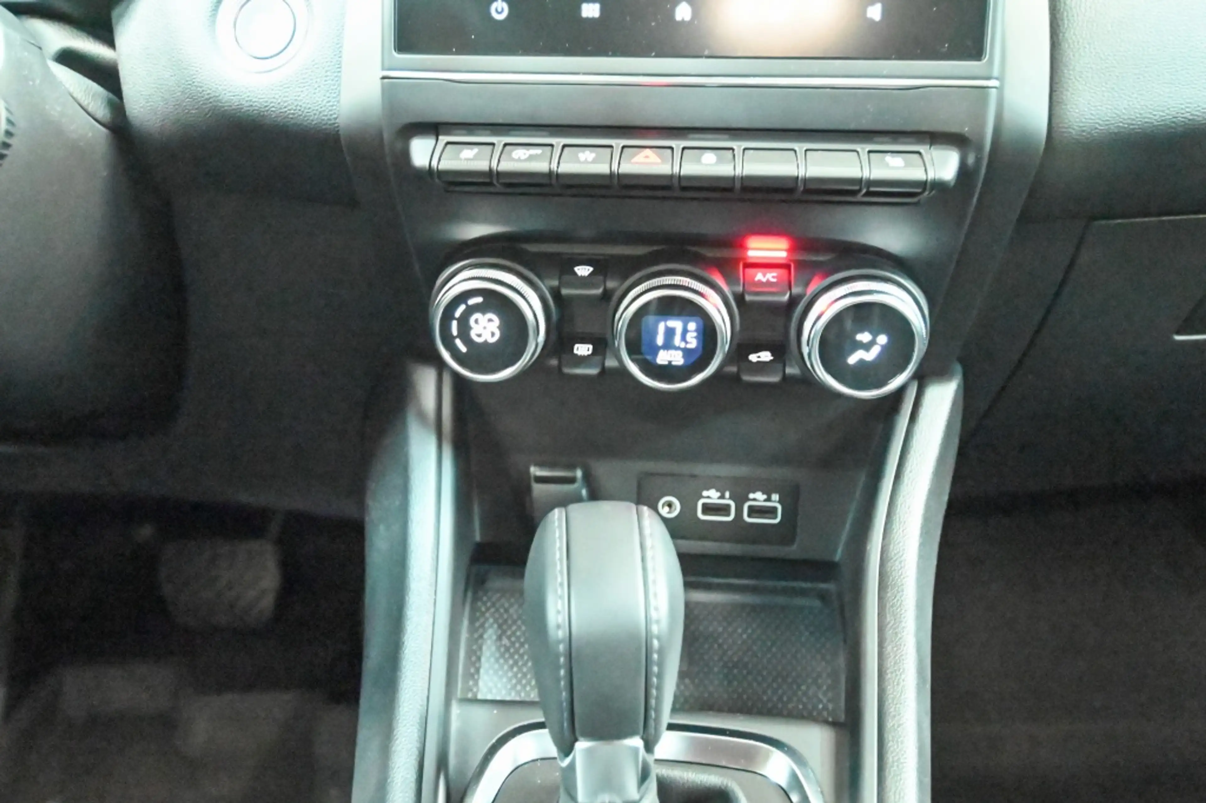 Renault Captur 1.3 TCe Ini. Paris — photo 13