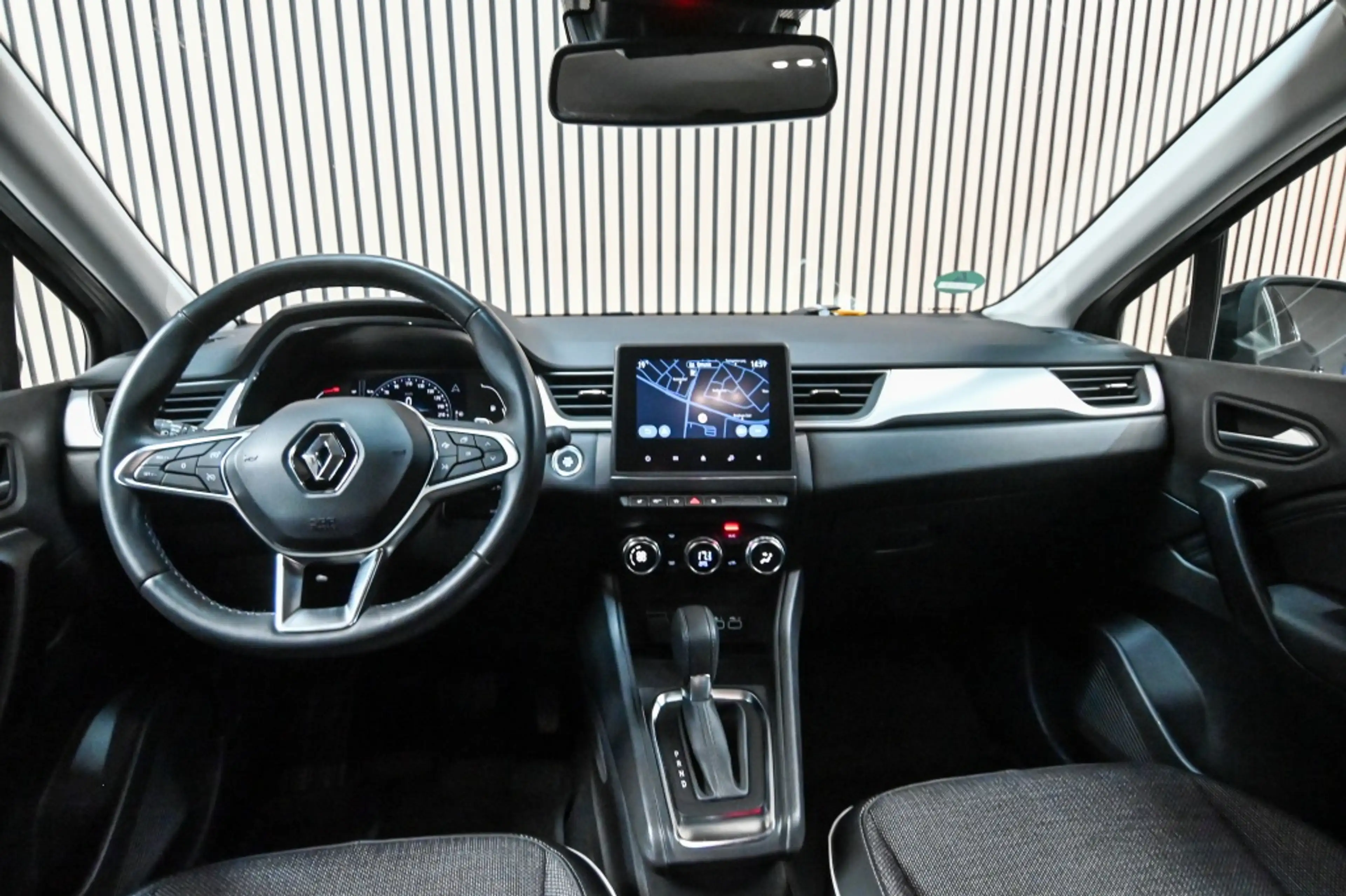 Renault Captur 1.3 TCe Ini. Paris — photo 4