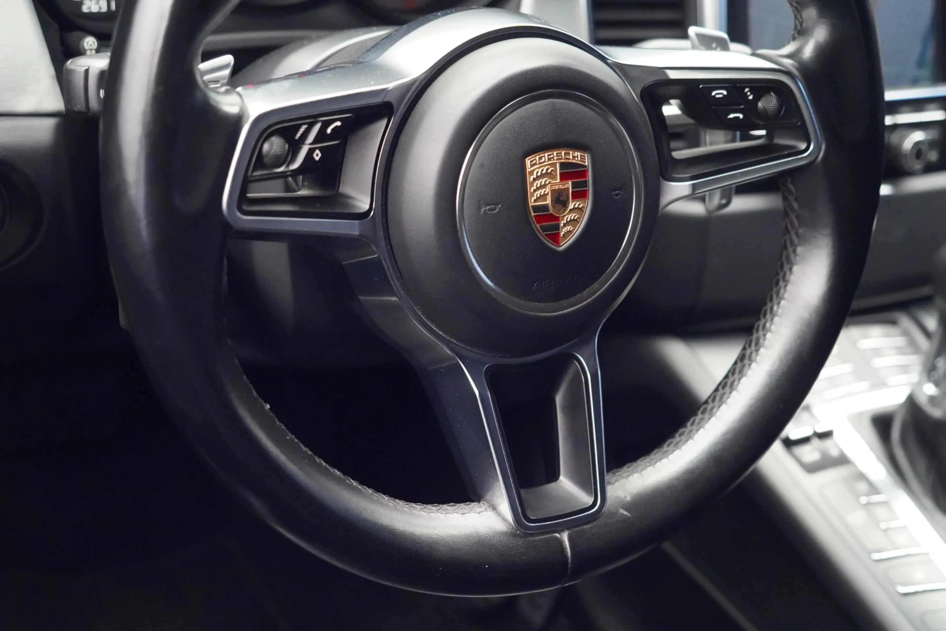 Porsche Macan 3.6 Turbo / NL-Auto / Camera / Navi / Luchtvering — photo 12