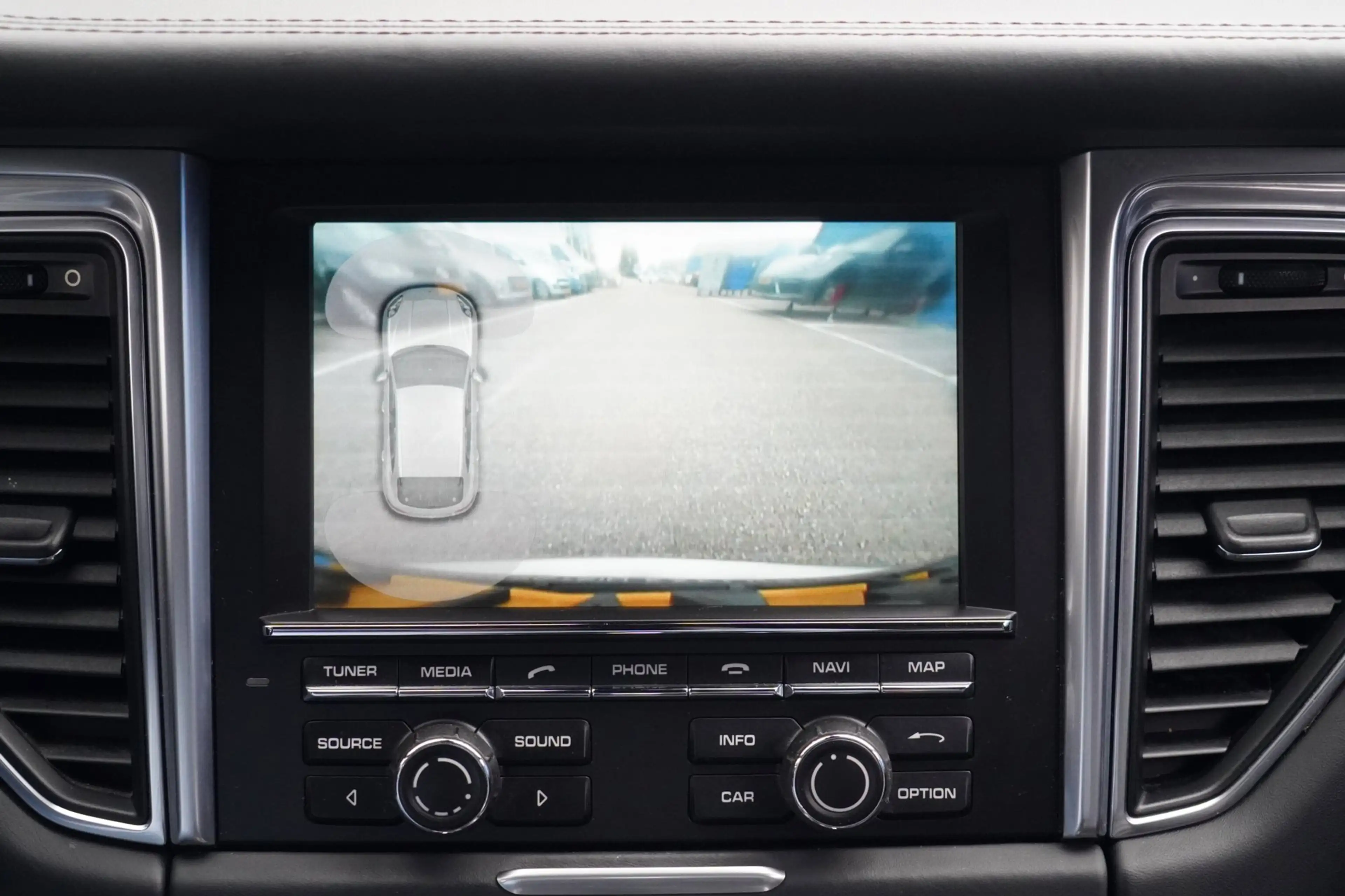 Porsche Macan 3.6 Turbo / NL-Auto / Camera / Navi / Luchtvering — photo 21