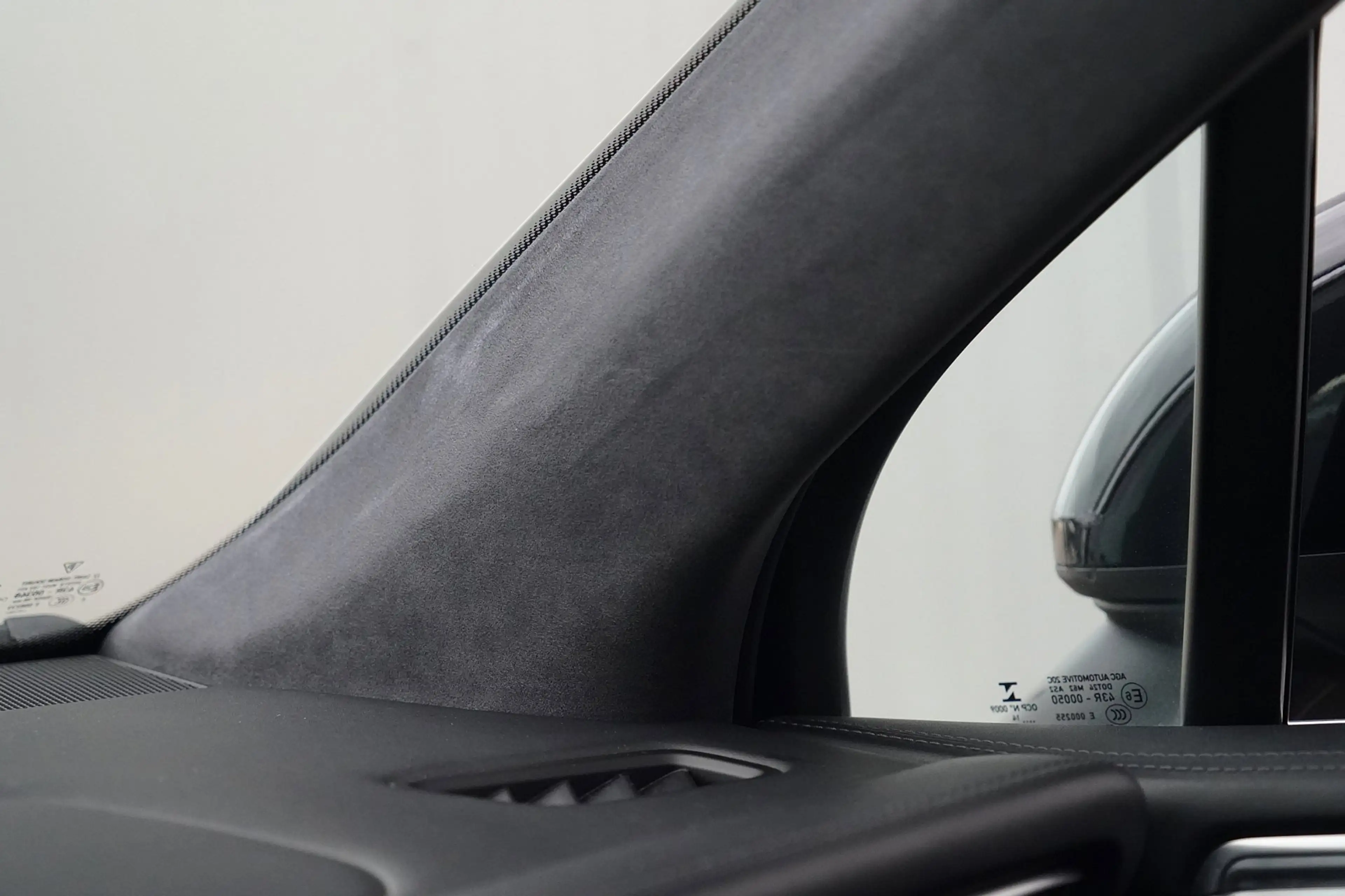 Porsche Macan 3.6 Turbo / NL-Auto / Camera / Navi / Luchtvering — photo 26