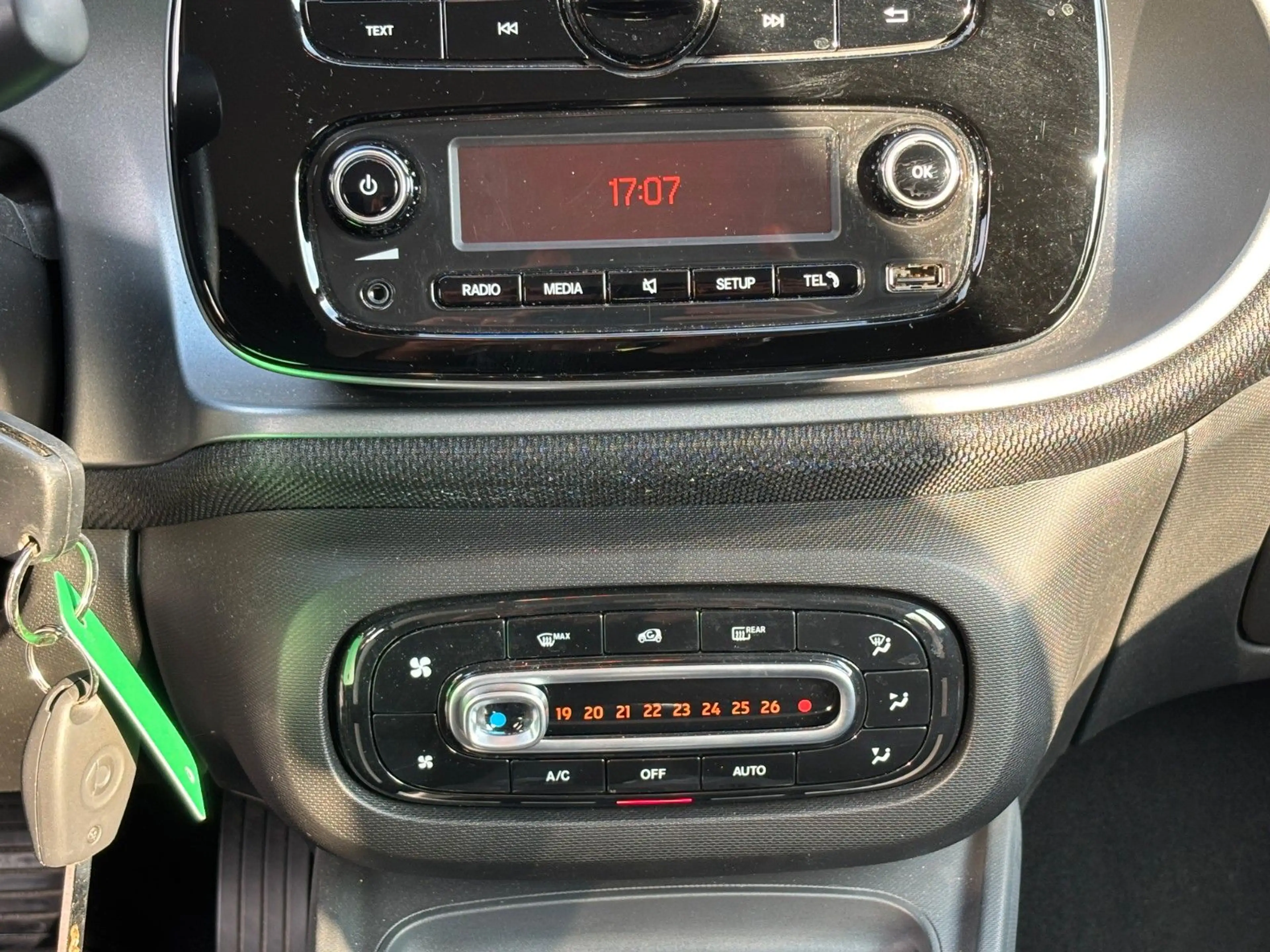smart forFour electric drive / EQ*2.Hand*Scheckheft — photo 15