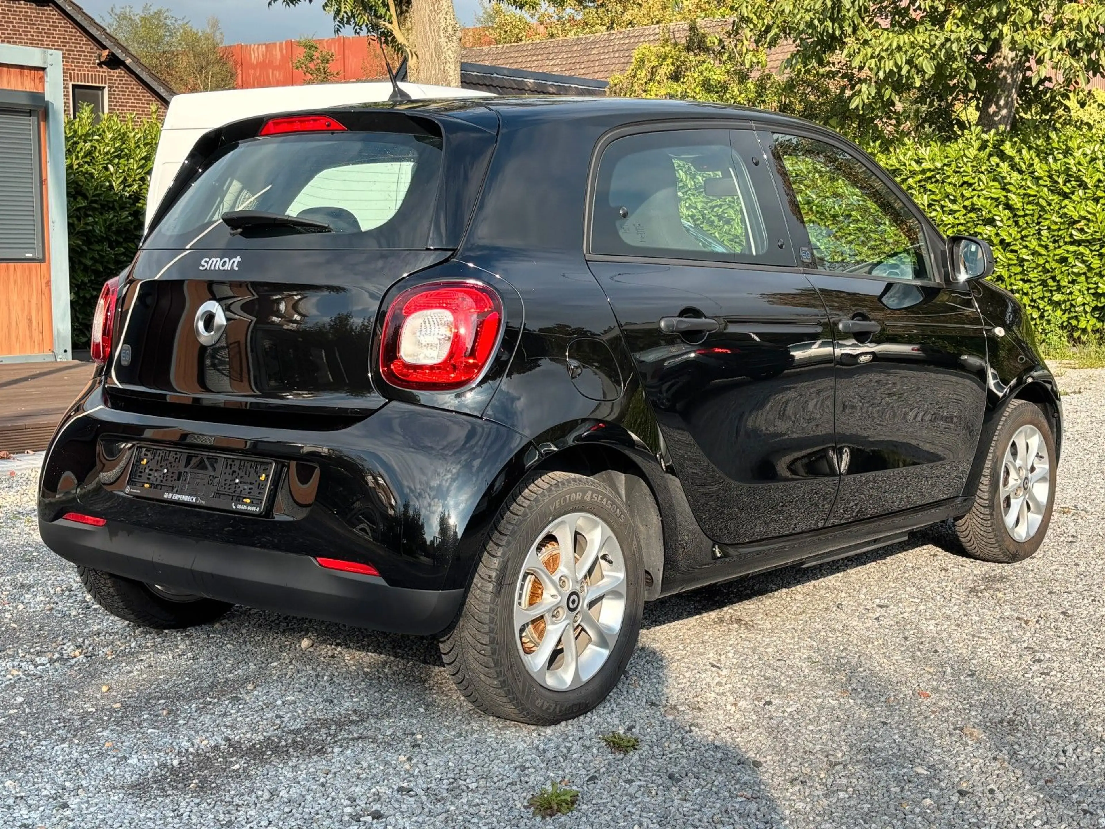 smart forFour electric drive / EQ*2.Hand*Scheckheft — photo 5