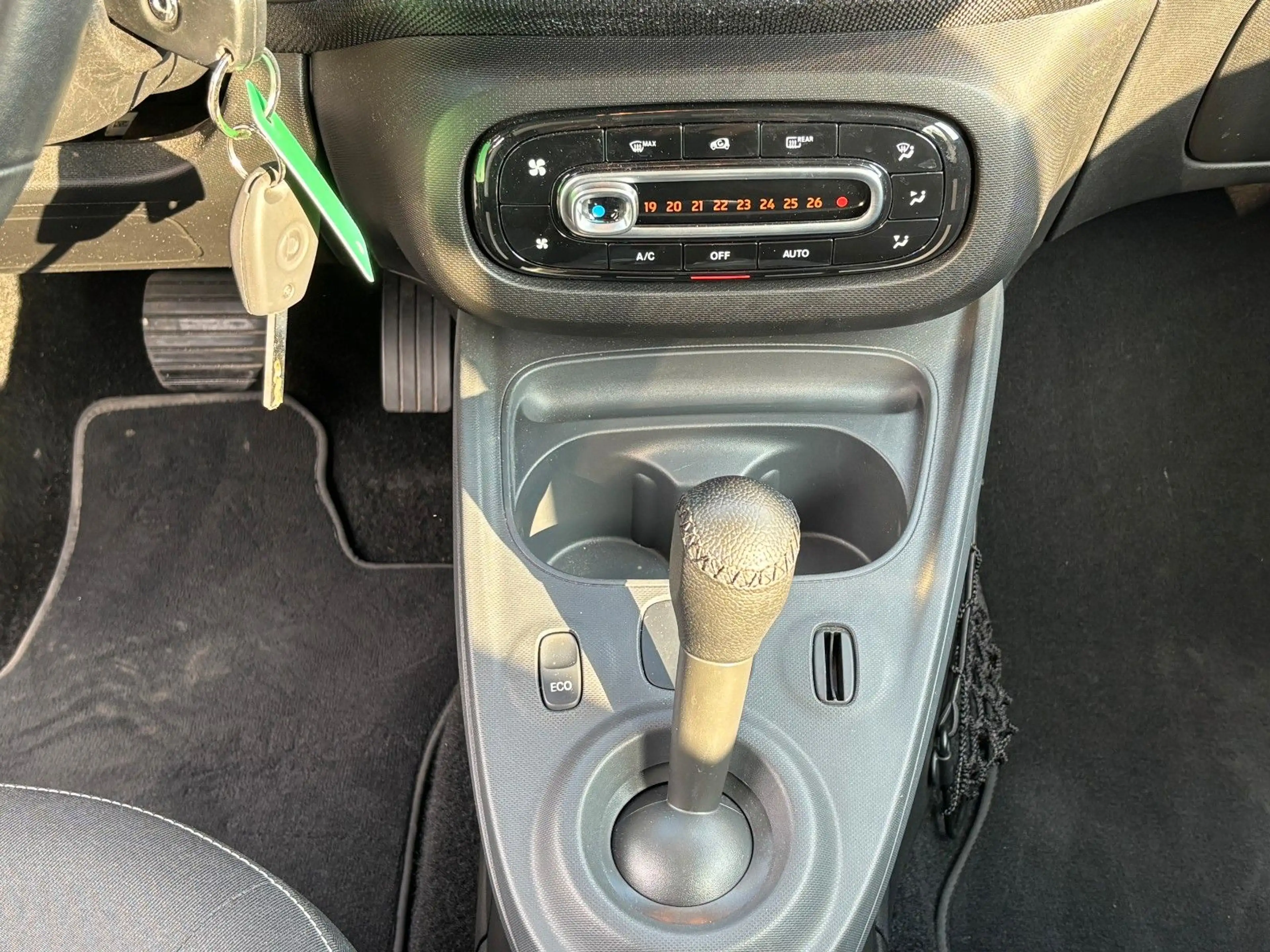 smart forFour electric drive / EQ*2.Hand*Scheckheft — photo 14