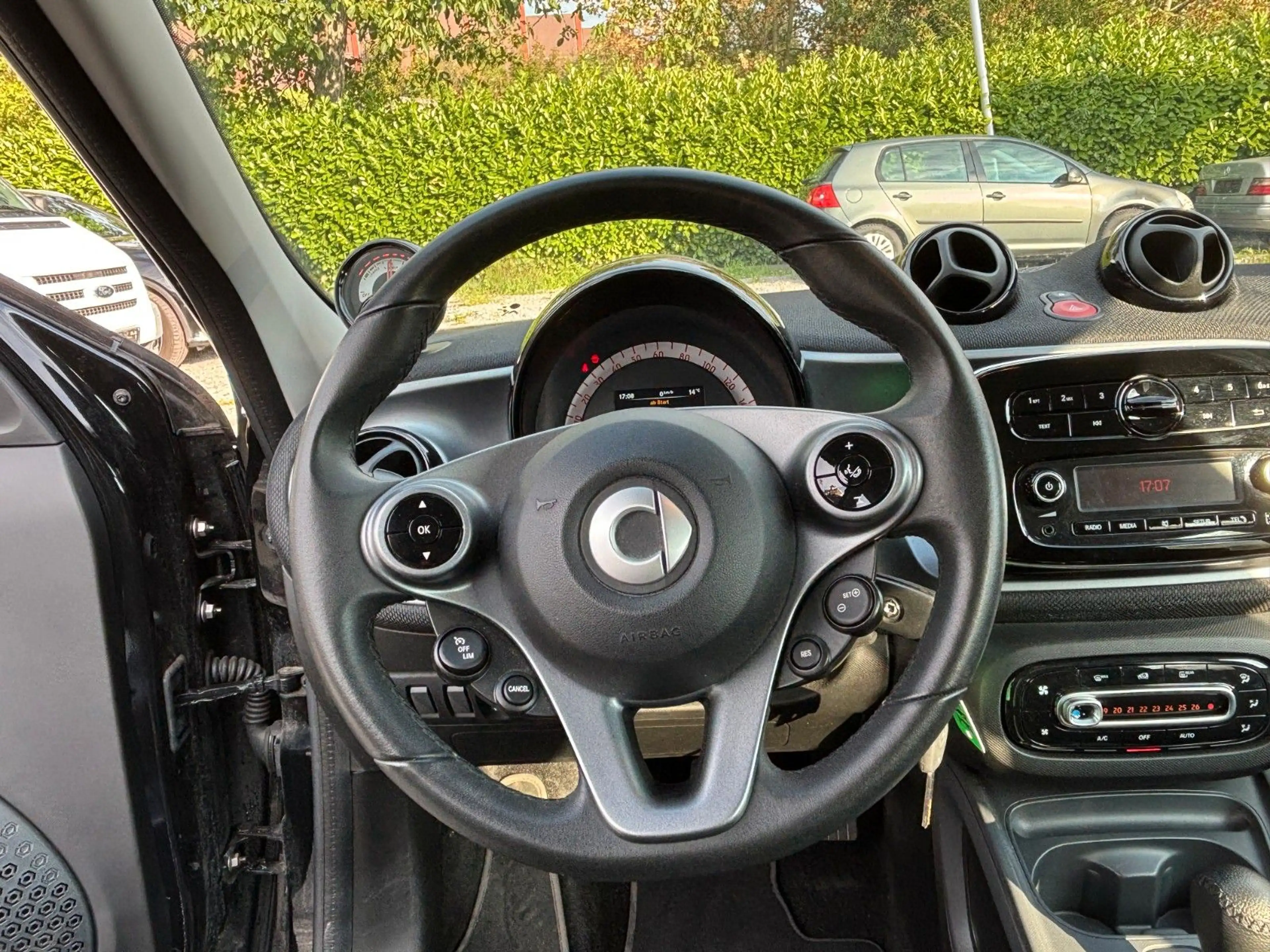 smart forFour electric drive / EQ*2.Hand*Scheckheft — photo 11