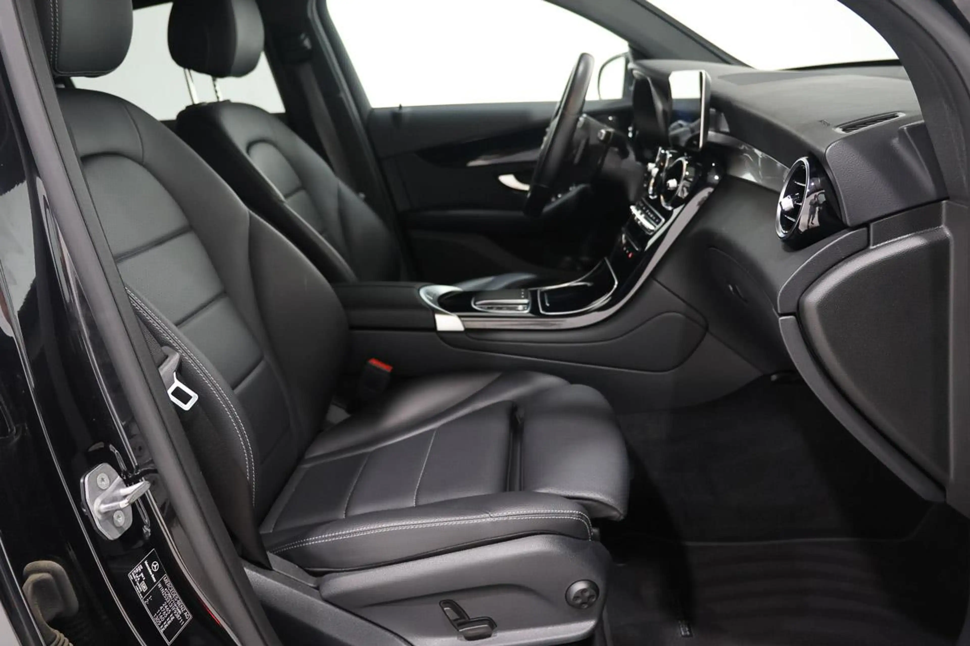 Mercedes-Benz GLC 200 D COUPE - BVA LED - CUIR SPORT - 18 - CAM - GPS — photo 9