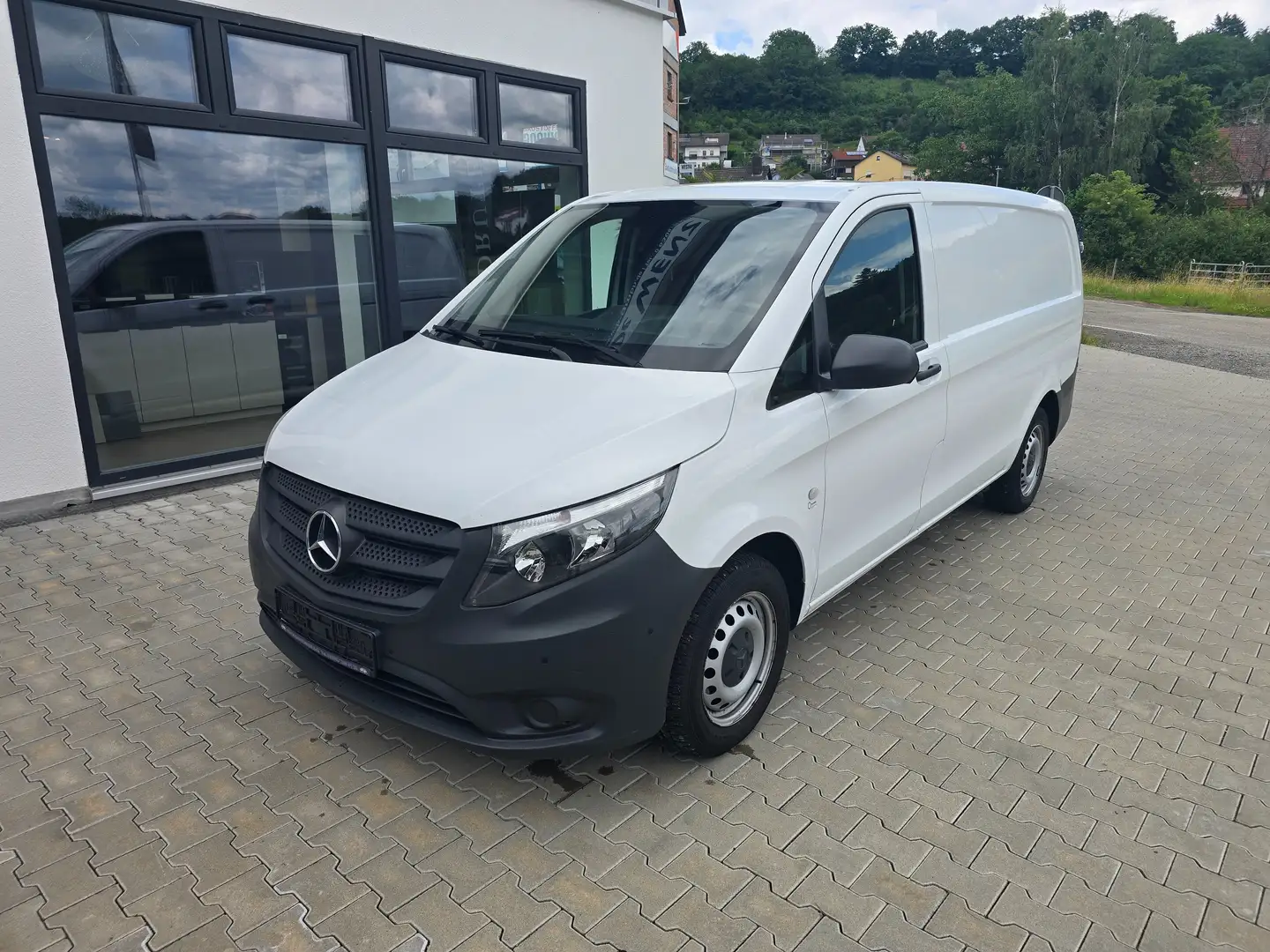 Mercedes-Benz Vito 114 CDI Autom. lang CAM, PDC, AHK, Navi, Blanco - 1