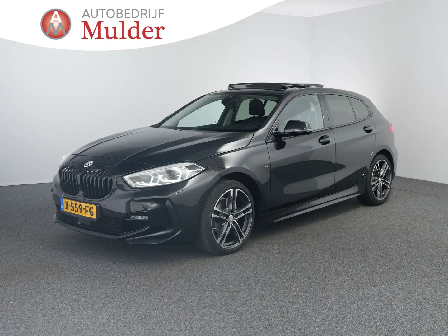 BMW 118 1-serie 118i Corporate High Executive | M sport | Fekete - 1