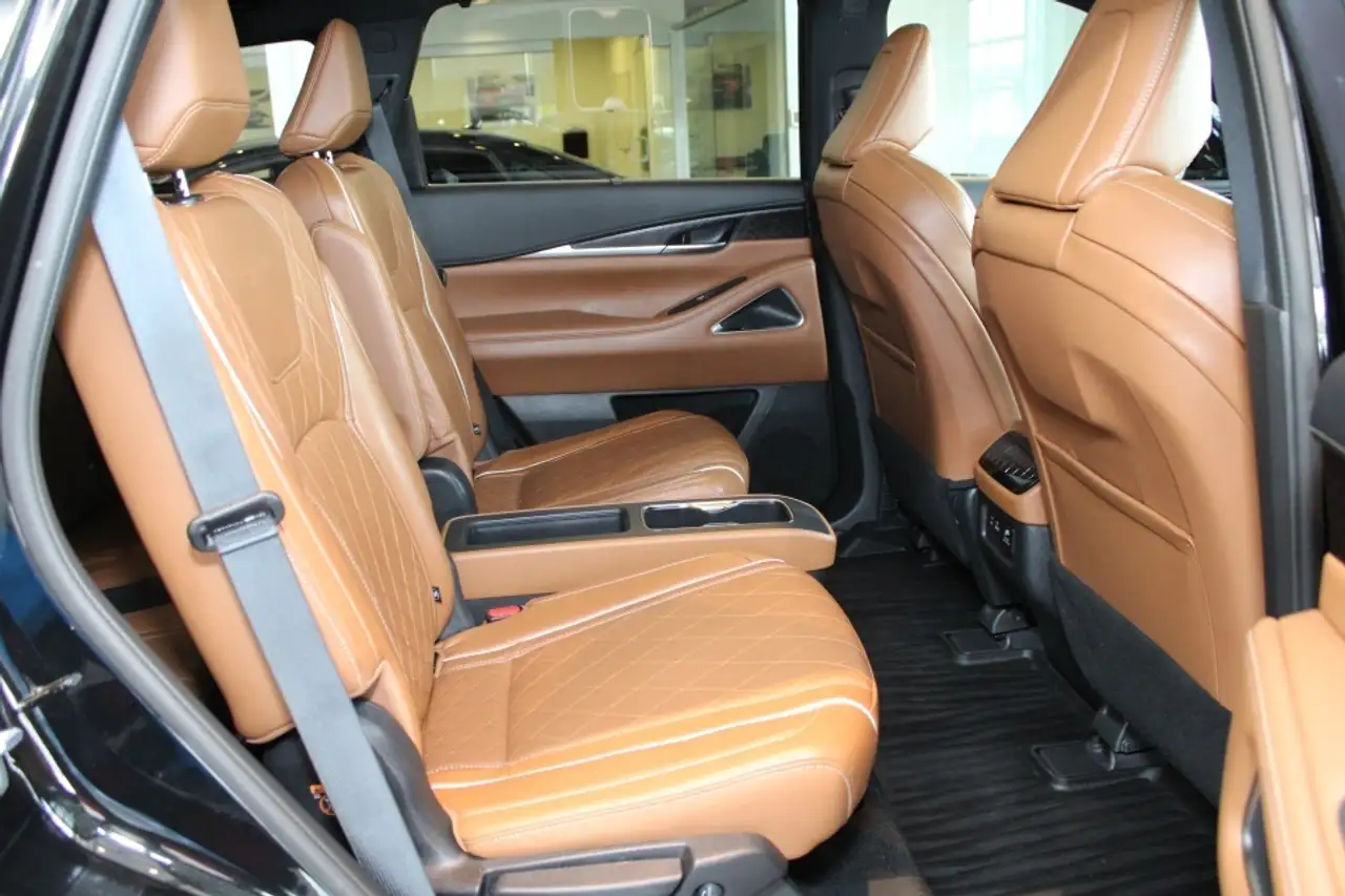 Infiniti QX60 снимка Infiniti QX60