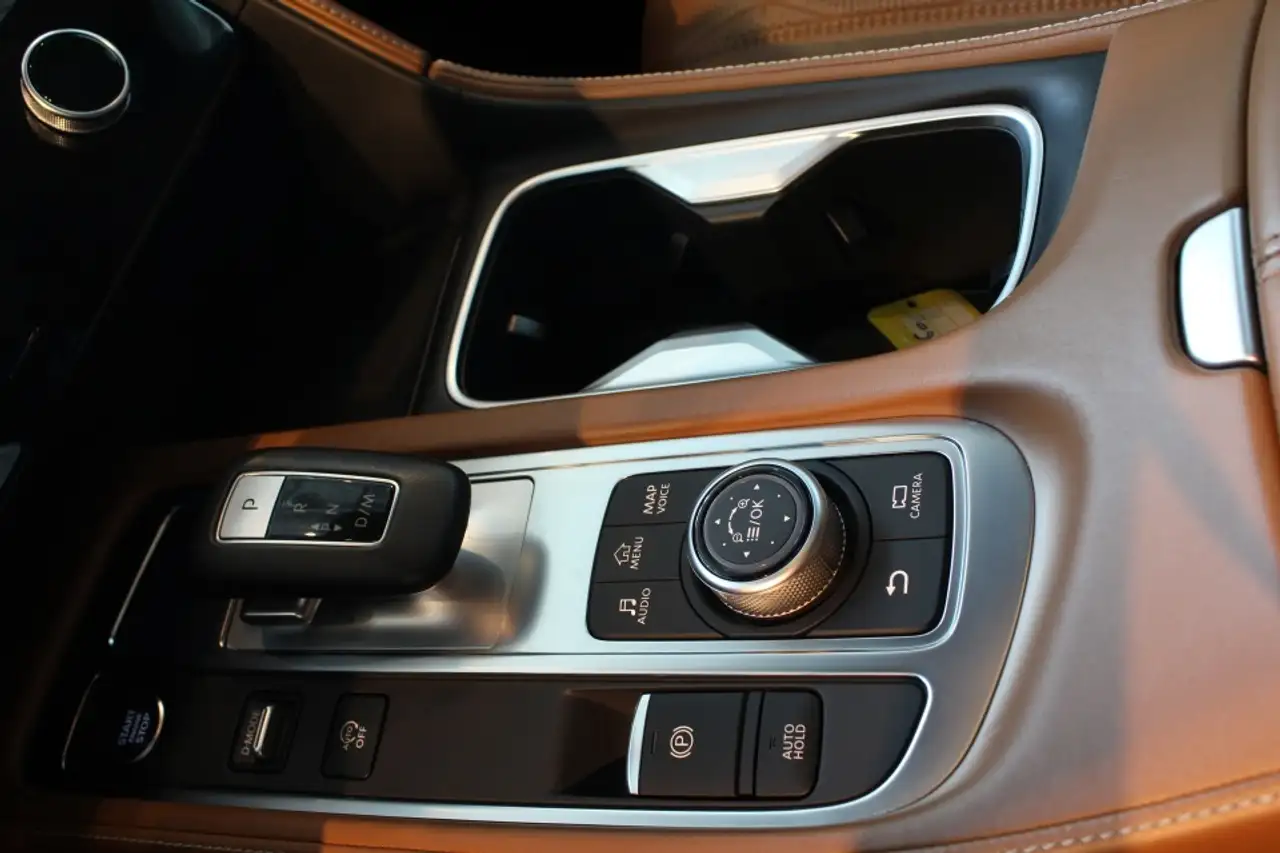 Infiniti QX60 снимка Infiniti QX60
