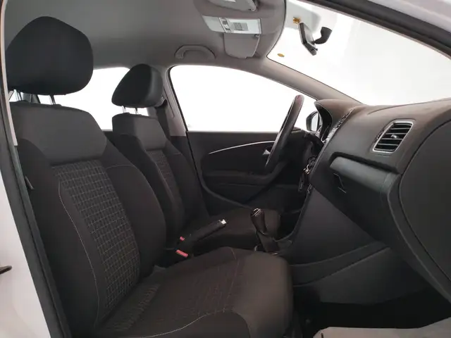 Volkswagen Polo view 14