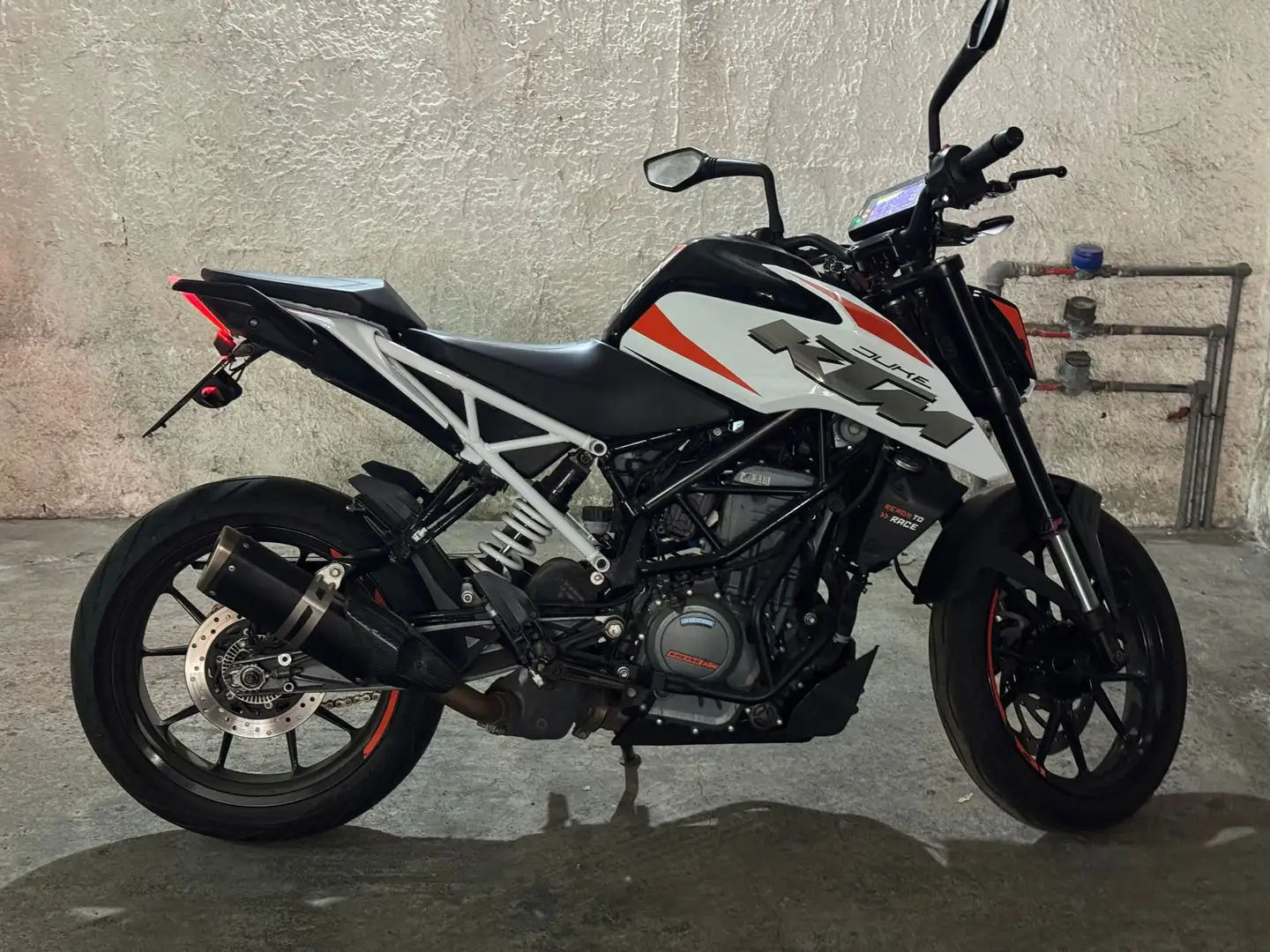 KTM 390 Duke ABS Bianco - 2