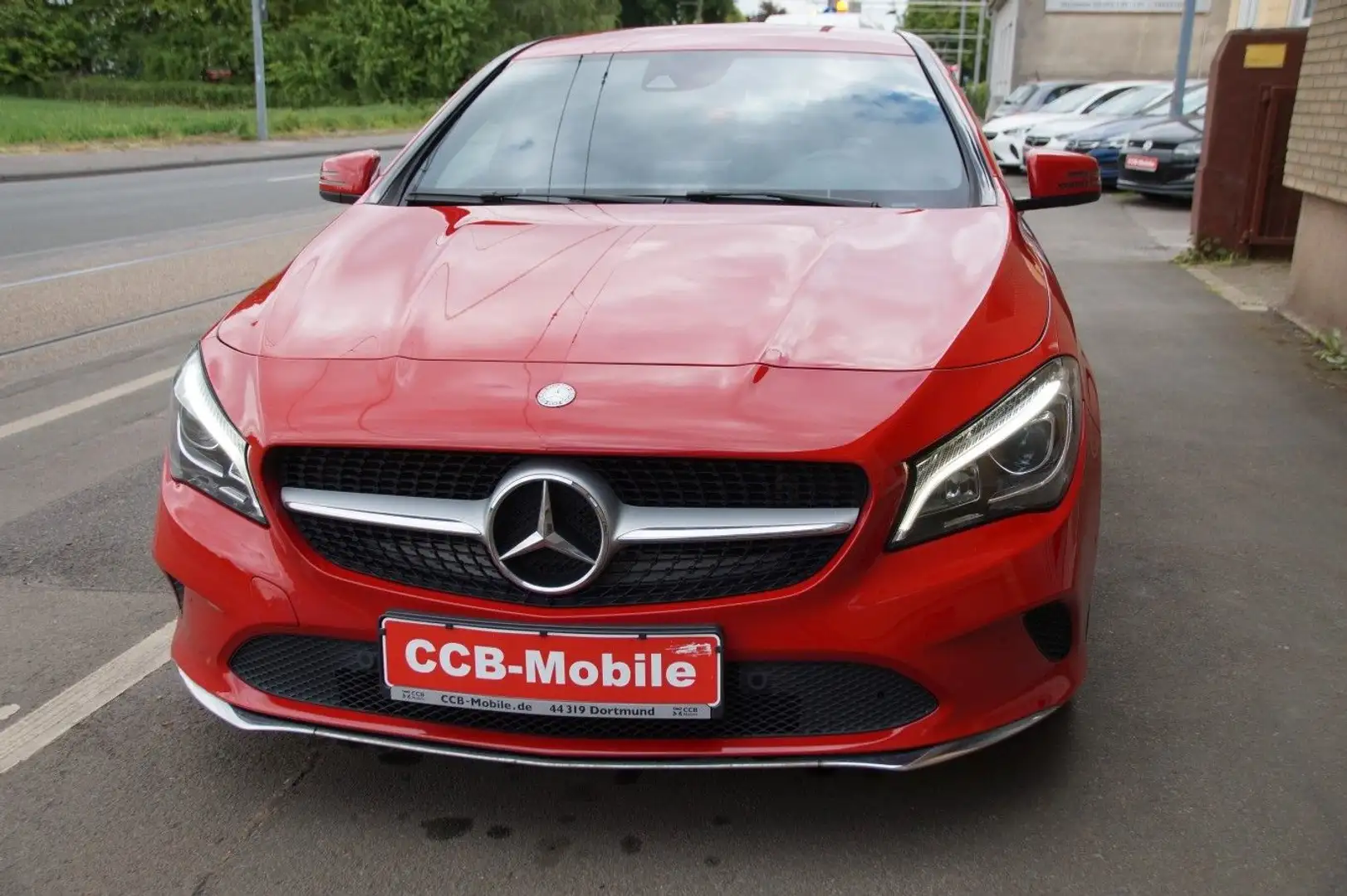 Mercedes-Benz CLA 180 Shooting Brake*2HD*LED*TEILEDER*TOP ZUST Piros - 2