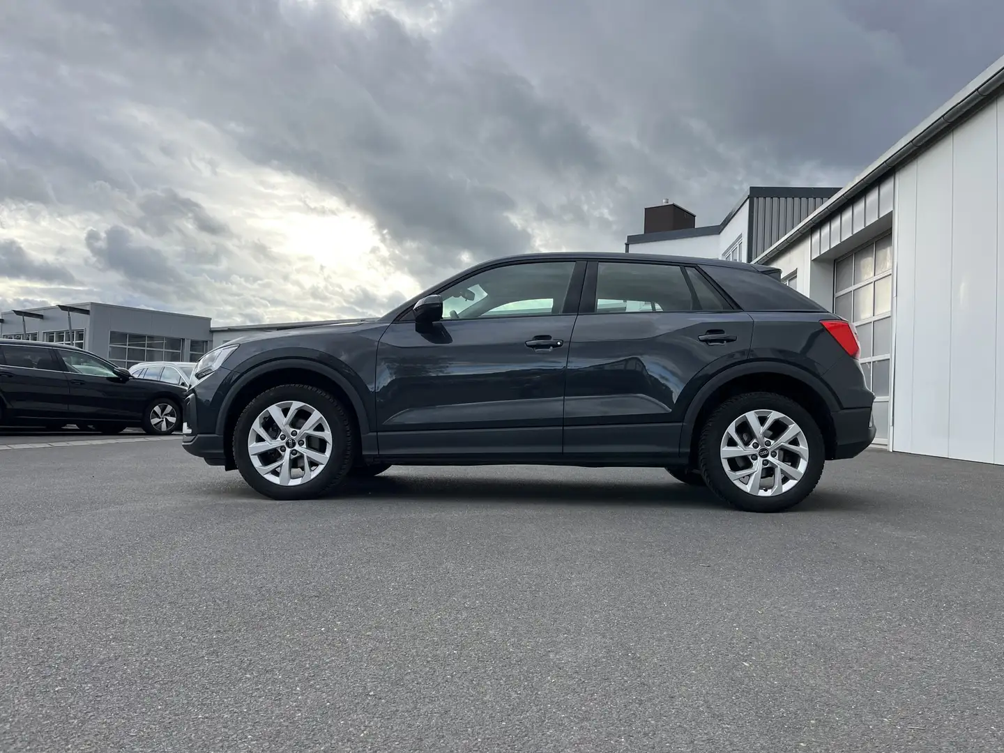 Audi Q2 35 1.5 TFSI S tronic 144€ m. 20% Anzahlung DAB N Grau - 2