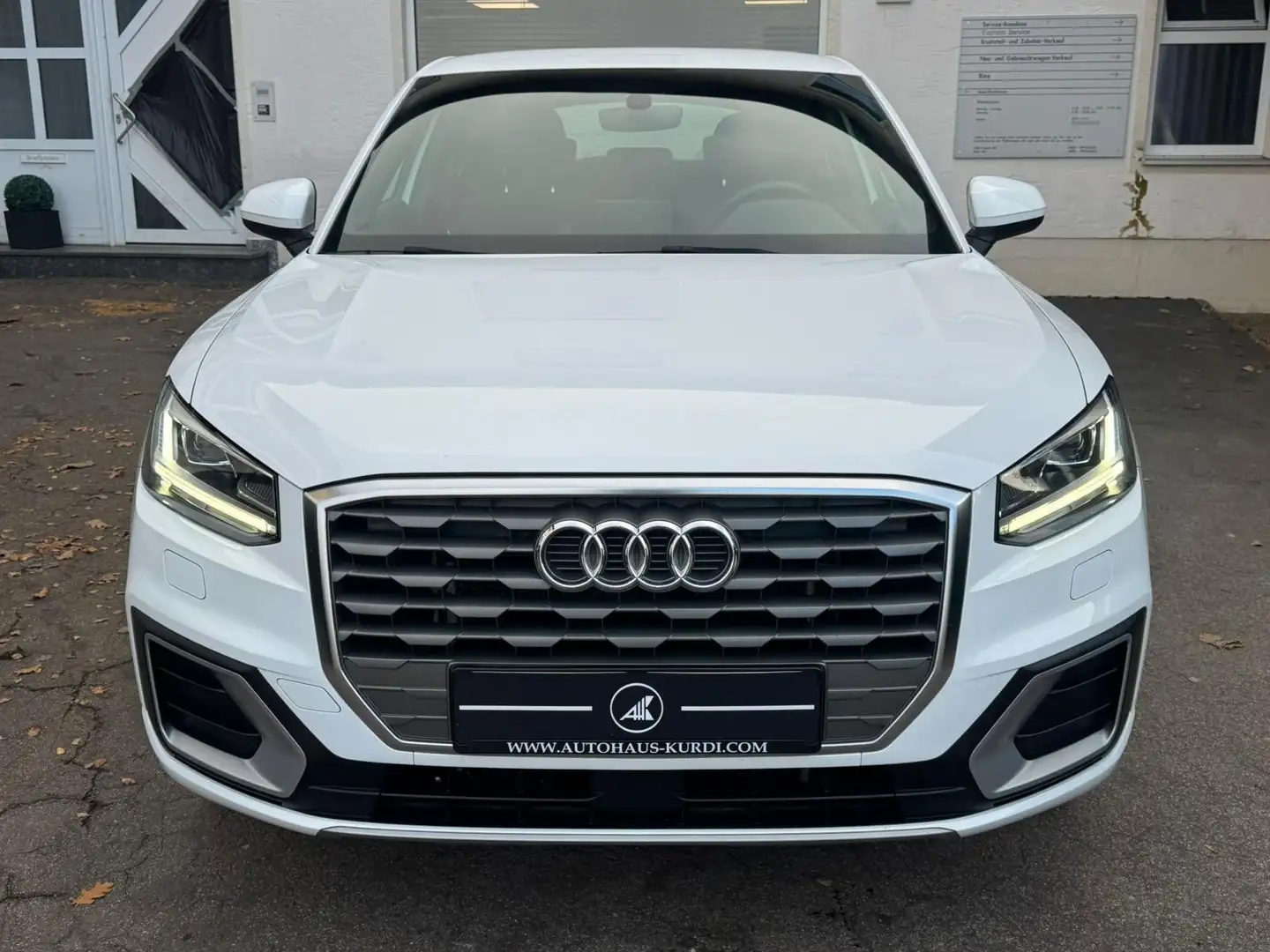 Audi Q2 30TFSI S-Tronic sport DSP NAVI LED SPORTSITZ Weiß - 2