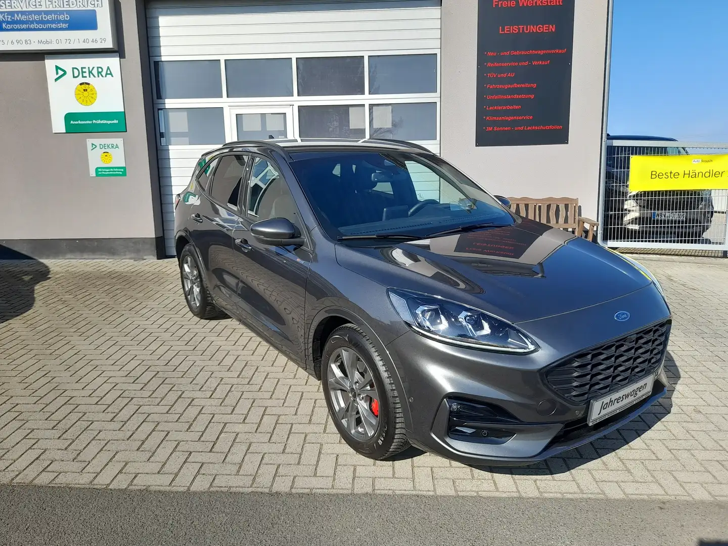 Ford Kuga 1.5 EcoBoost ST-LINE X Gris - 1