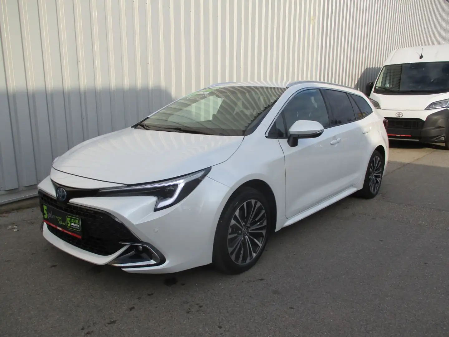 Toyota Corolla 1.8 Hybrid Touring Sports Active Drive Weiß - 2