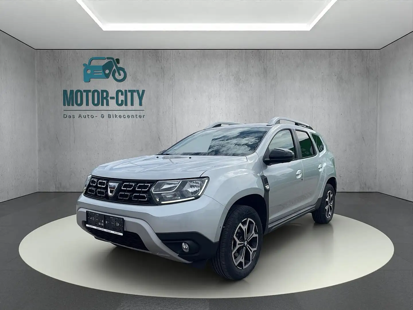 Dacia Duster Blue dCi 115 Celebration Silver - 1