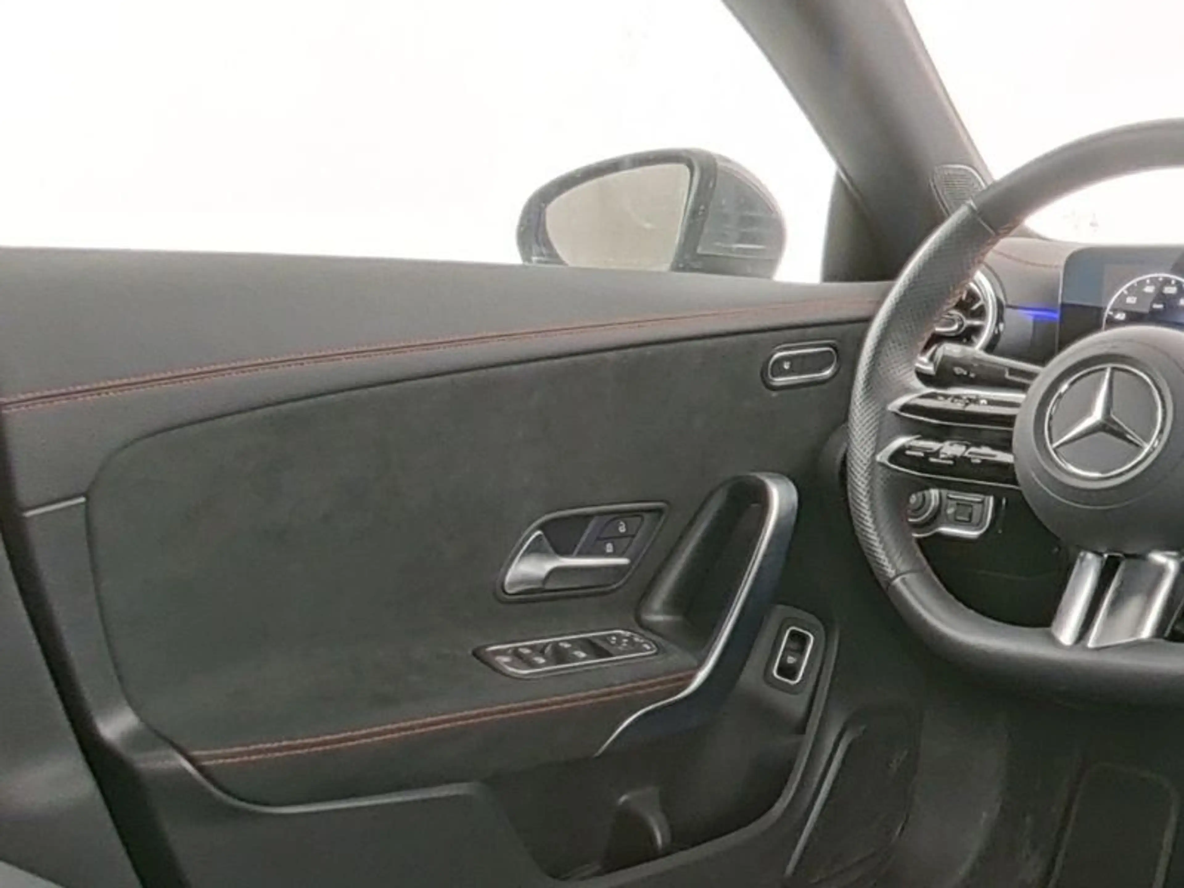 Mercedes-Benz CLA 200 d AMG Kamera Ambiente Spurhalte 8G LED — photo 9