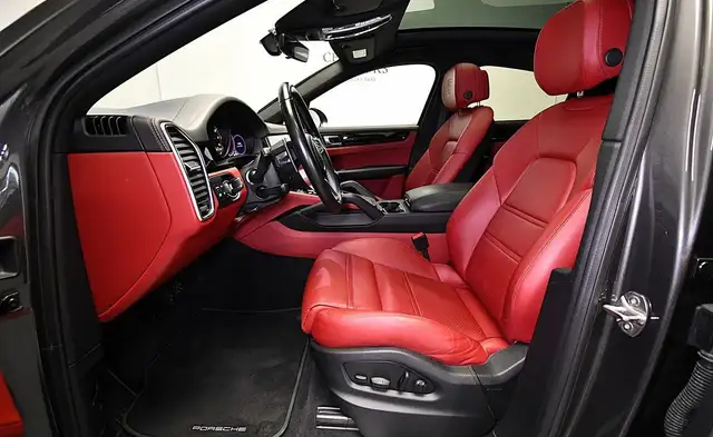 Porsche Cayenne view 15