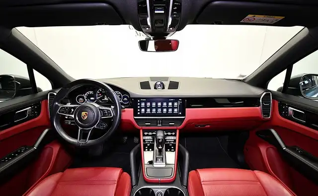 Porsche Cayenne view 10