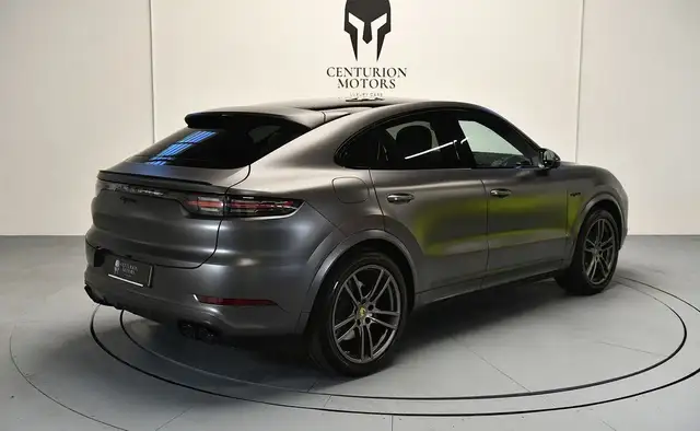 Porsche Cayenne view 4
