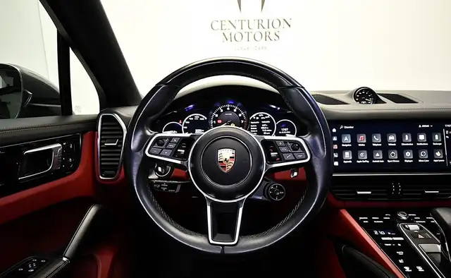 Porsche Cayenne view 11