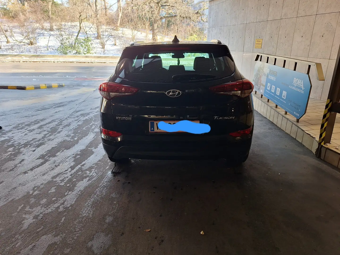 Hyundai TUCSON Tucson 1,7 CRDI Start-Stopp Edit.25 DCT Edition 25 Schwarz - 2