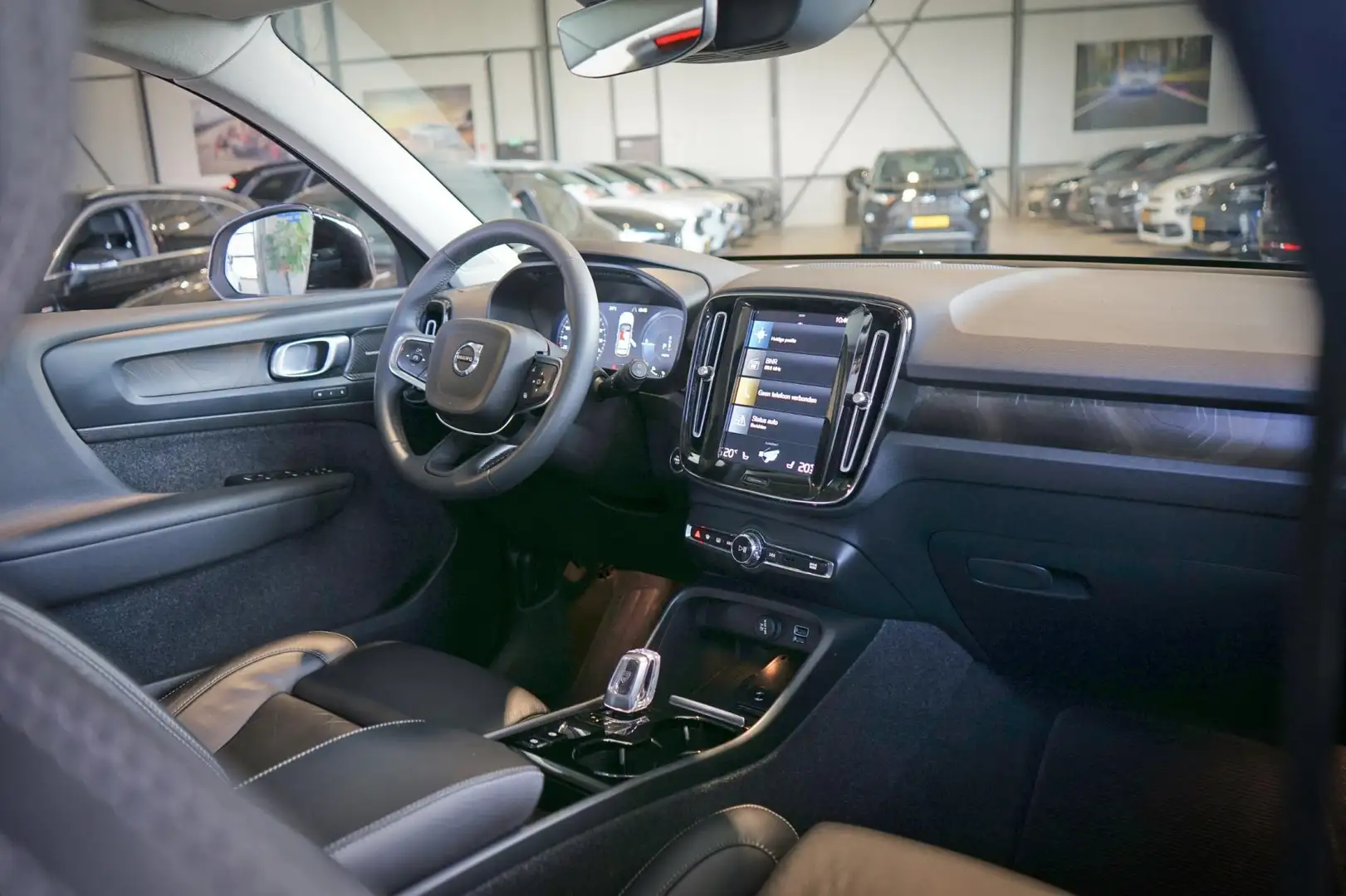 Volvo XC40 1.5 T5 Plug-in hybrid Core Bright | PANO | HARMAN& Grijs - 2
