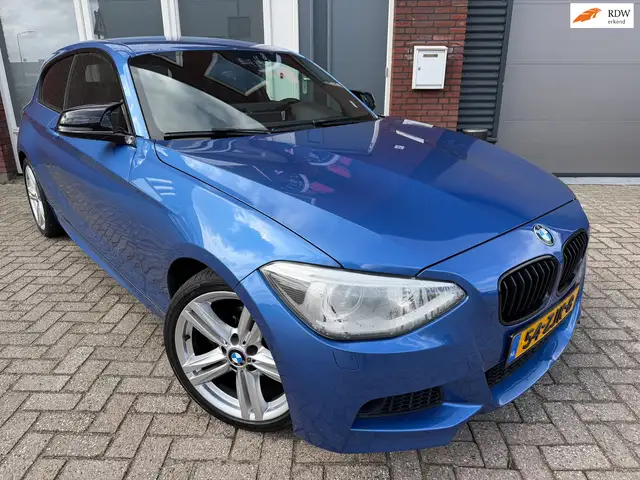 BMW 114 1-serie 114i Upgrade Edition / Leder / Navi / PDC