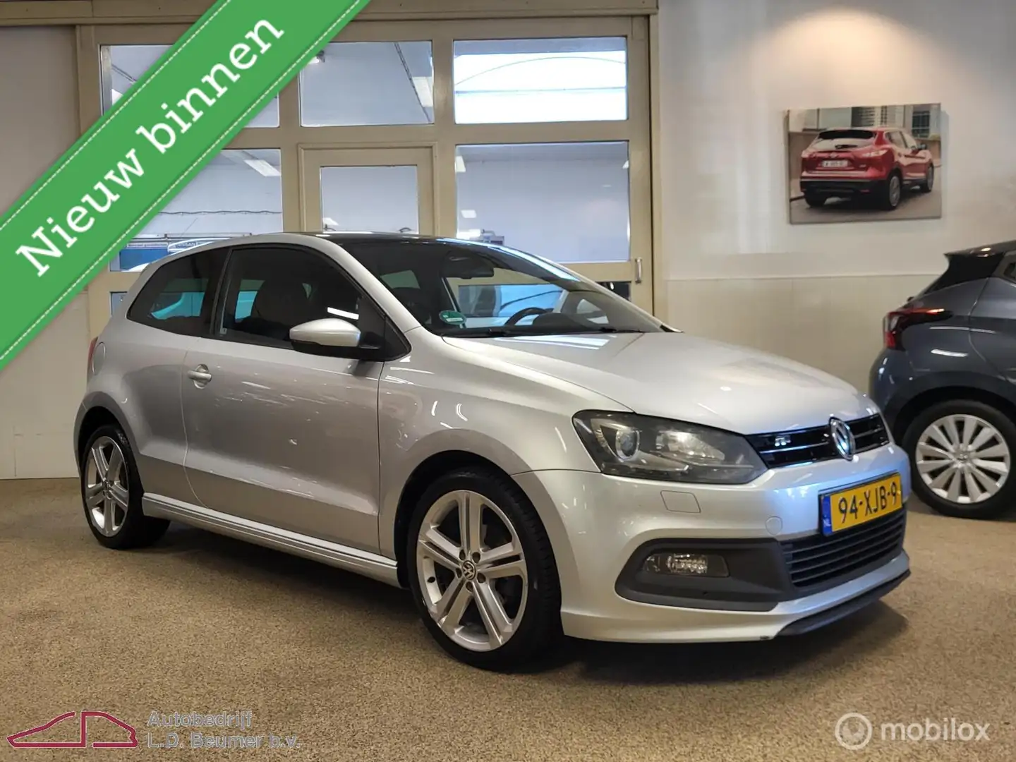 Volkswagen Polo 1.2 TSI Highline *NL, 1e EIG, R-Line, TRKHK, RIJKL Grijs - 2