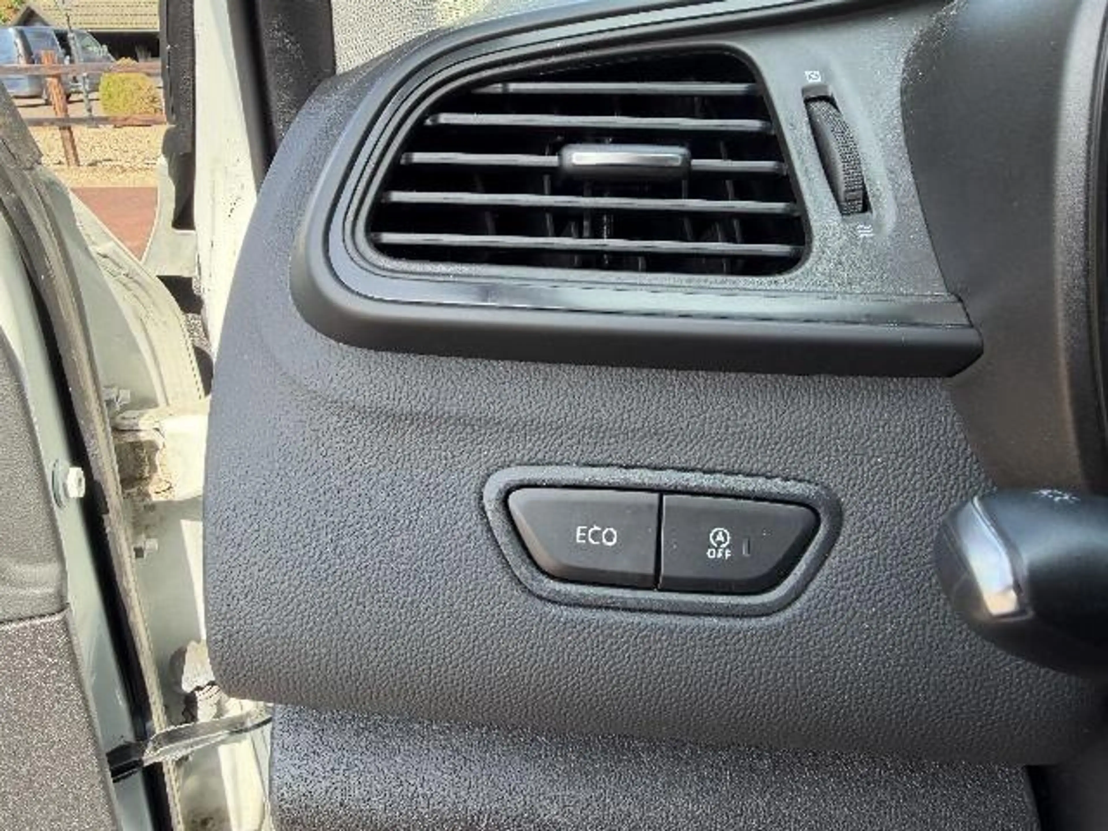 Renault Kadjar 1.2 TCe Life — photo 14