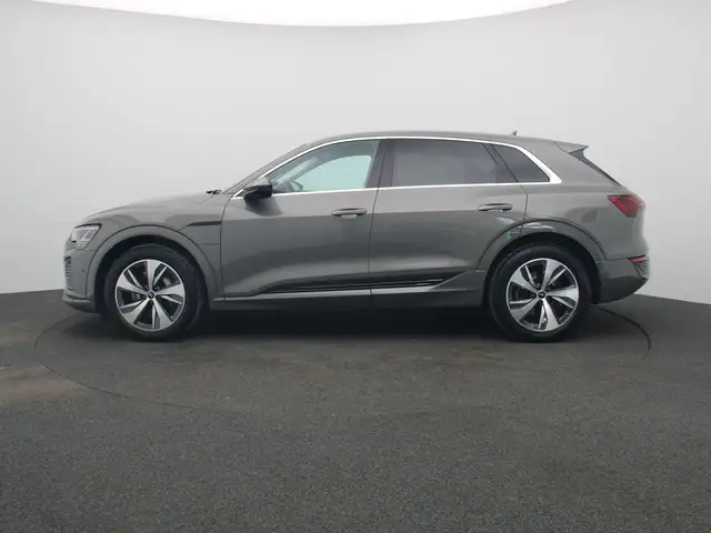 Audi Q8 E-Tron view 4