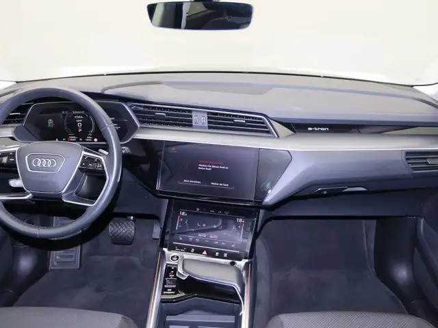 Audi Q8 E-Tron view 10