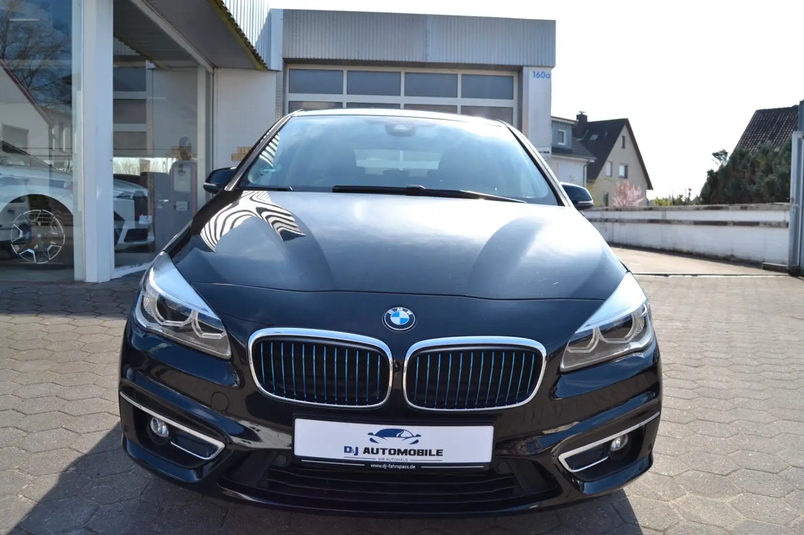 BMW 225 xe Luxury Line*Navi*Tempomat*LED*SHZ*Leder* Black - 2