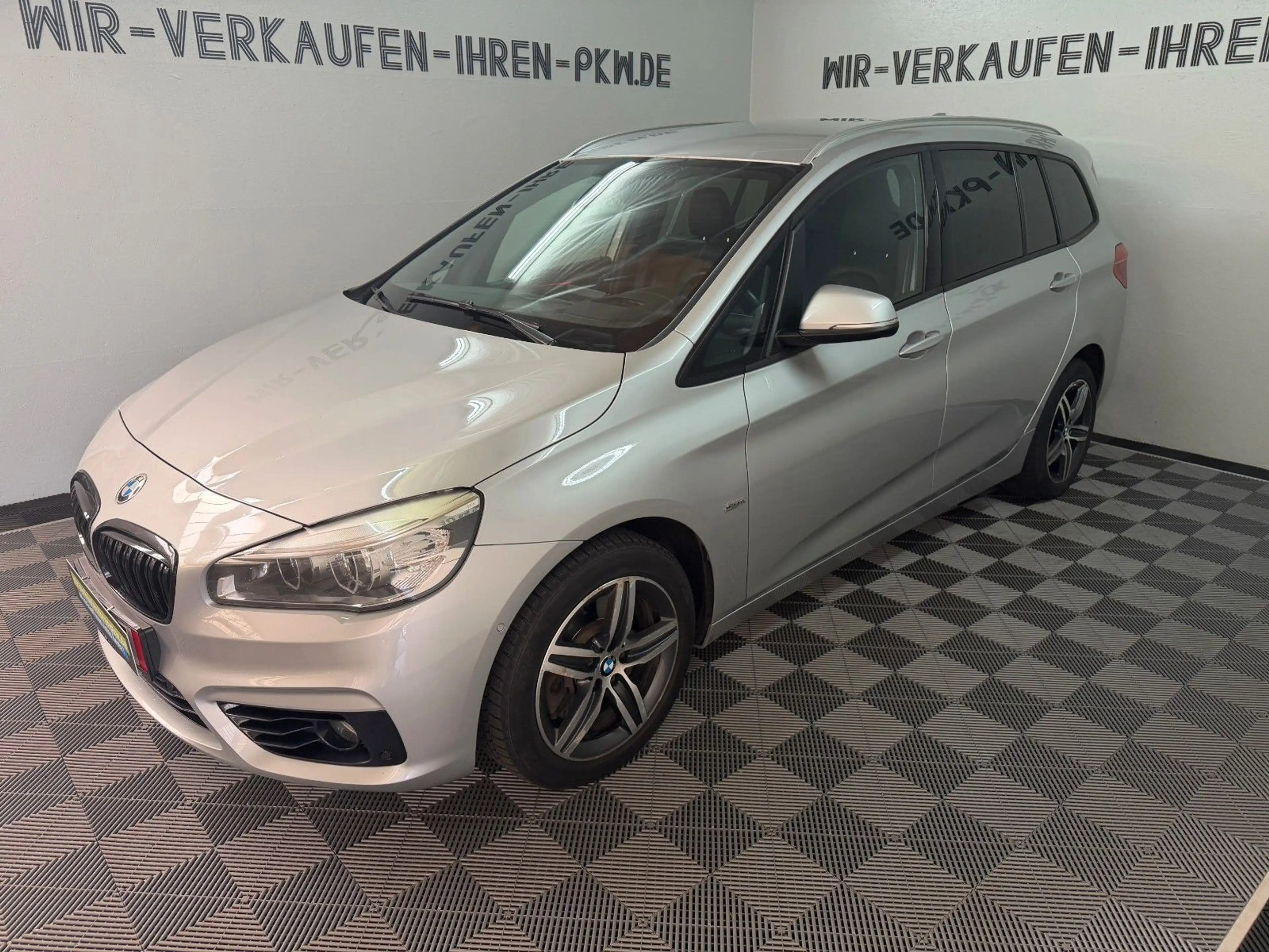 BMW 220 xDrive Sport Line LED°ACC°AHK°