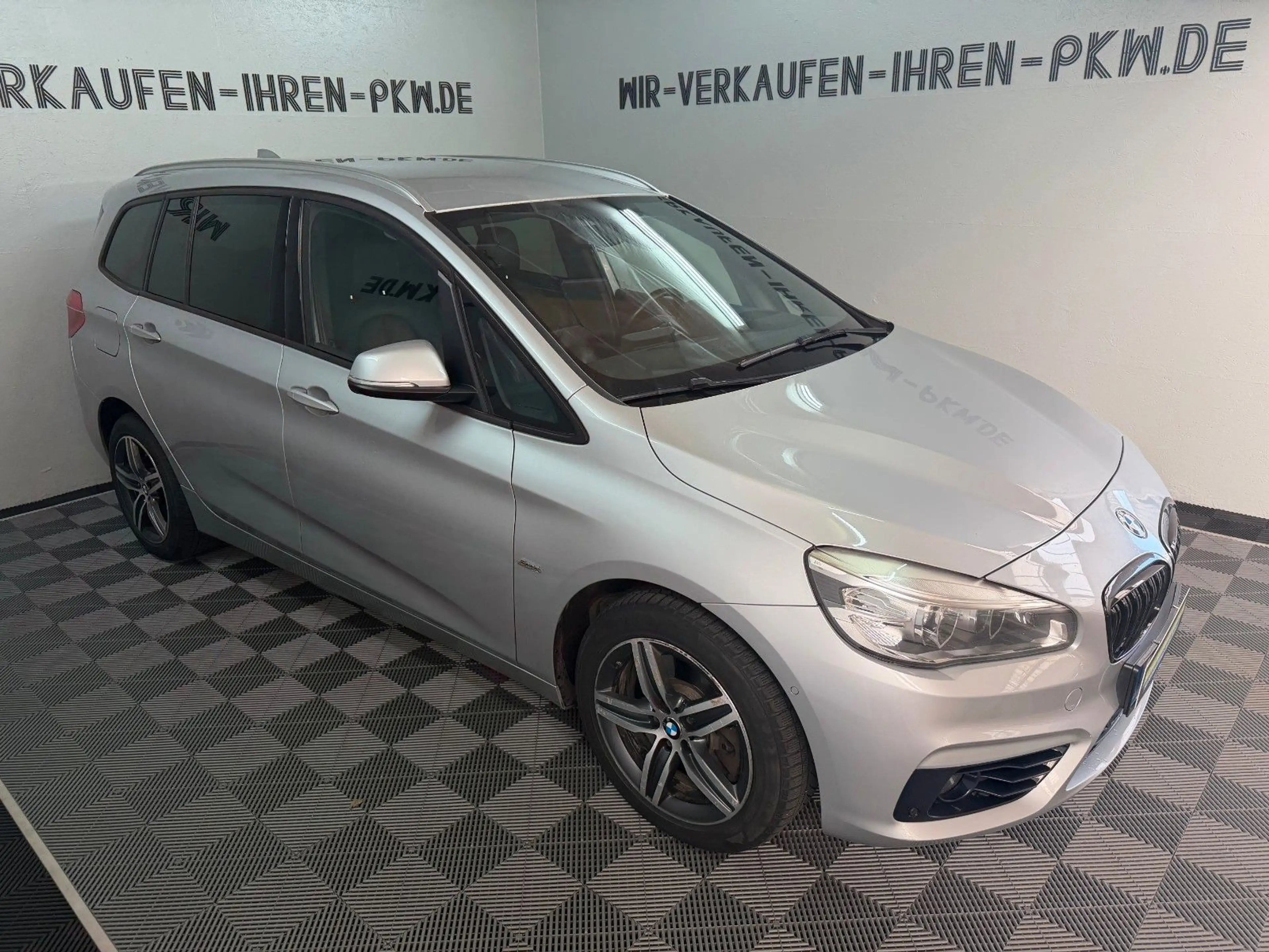 BMW 220 xDrive Sport Line LED°ACC°AHK° — photo 2